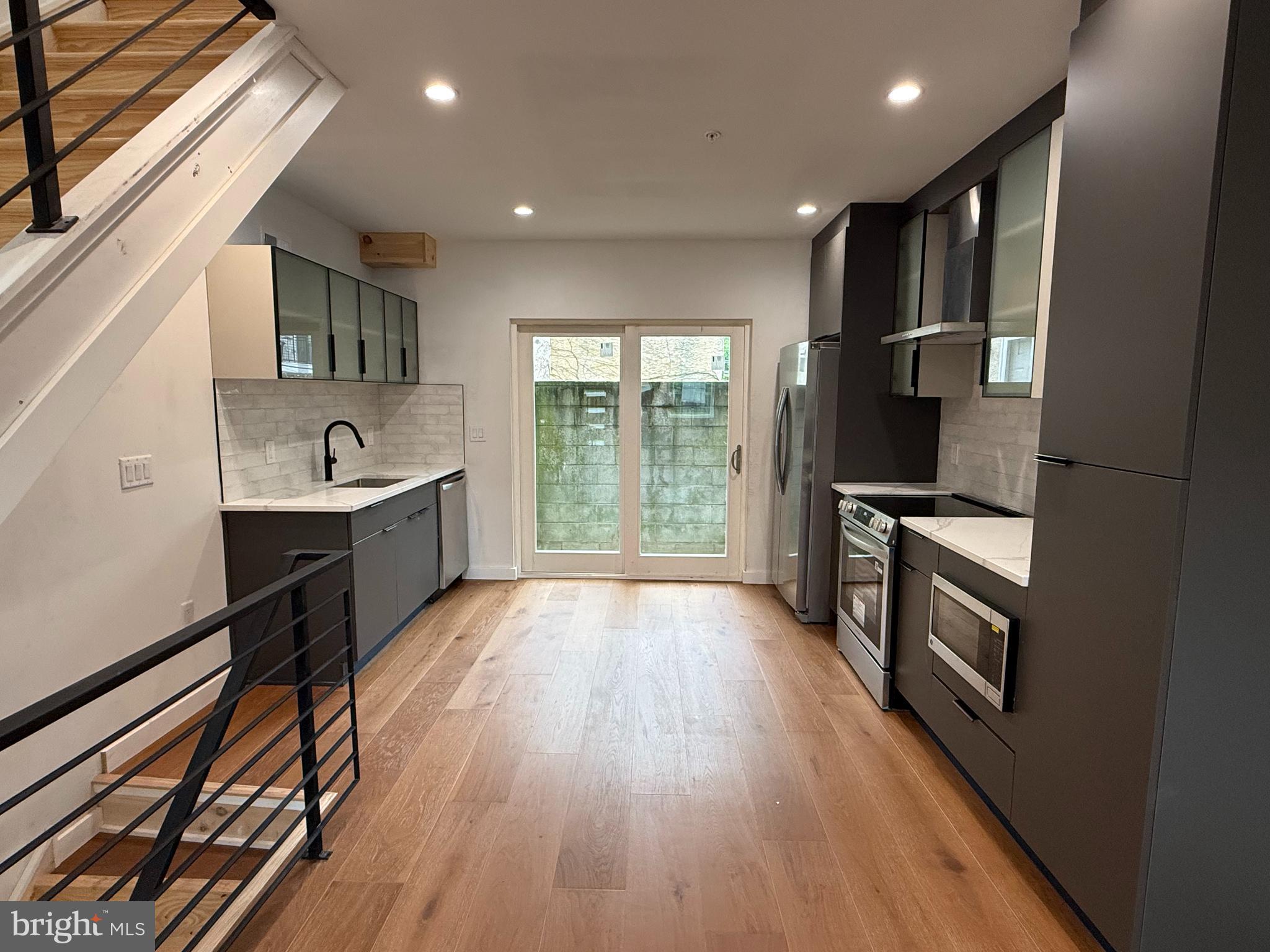 GRAYS FERRY - Residential
