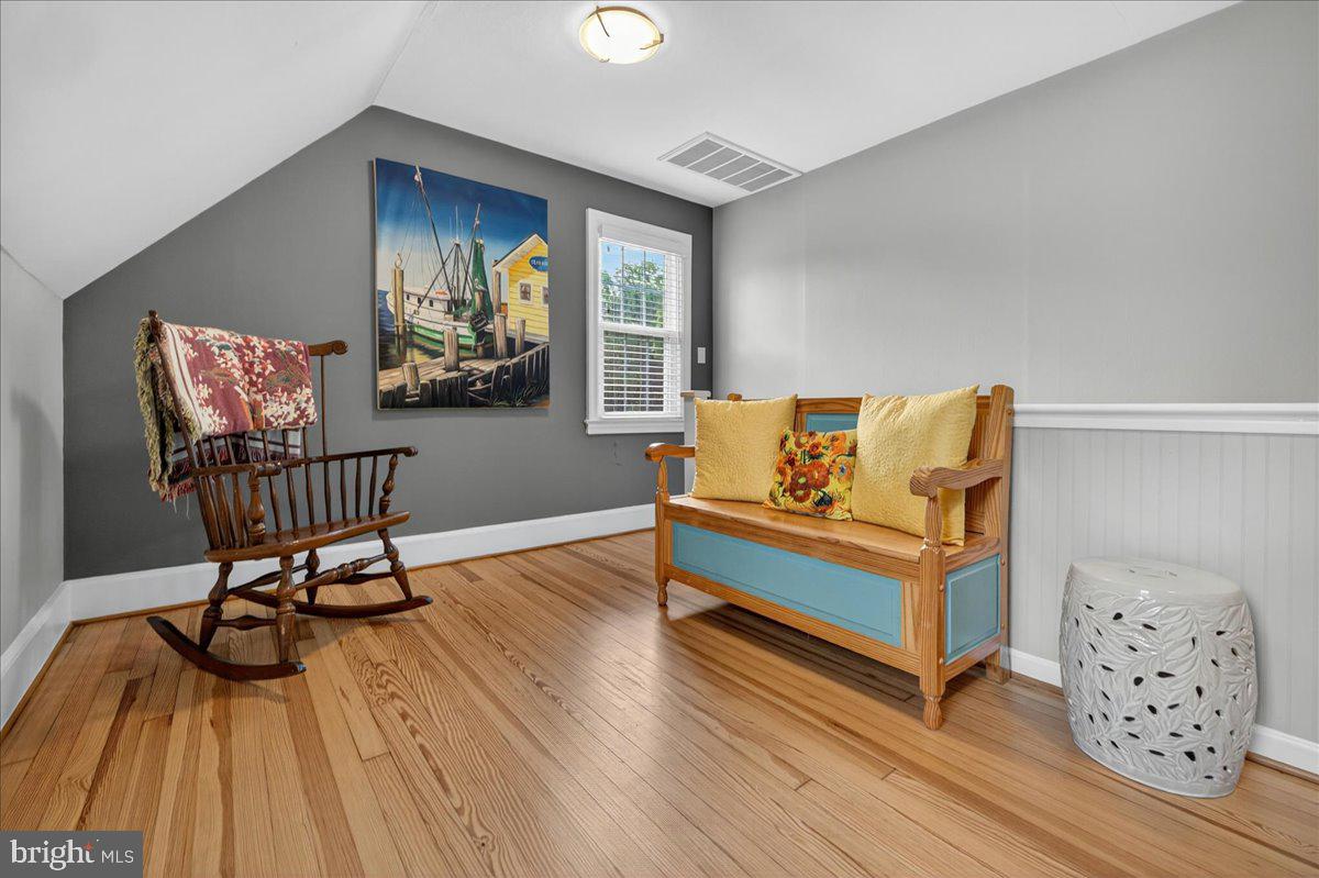 MAKEFIELD MANOR - Residential