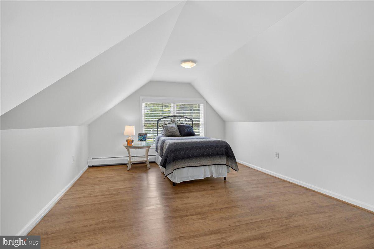 MAKEFIELD MANOR - Residential