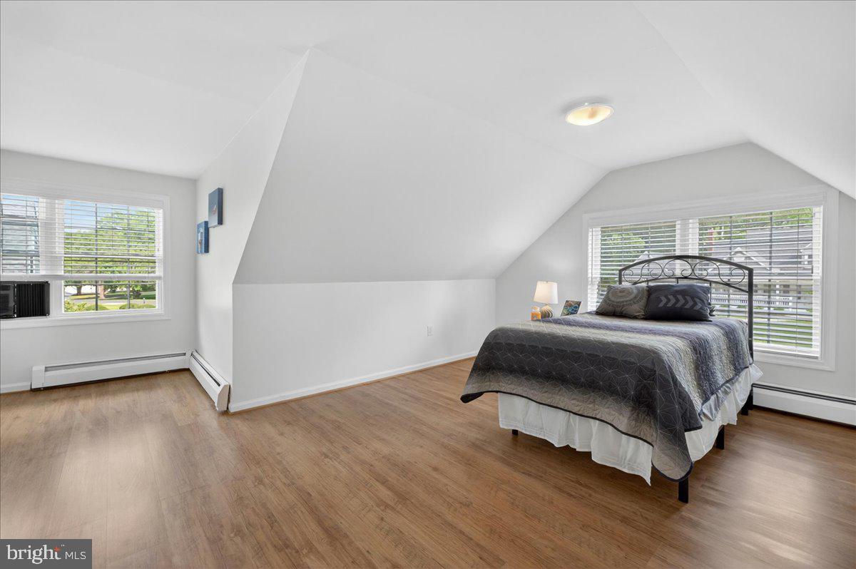MAKEFIELD MANOR - Residential