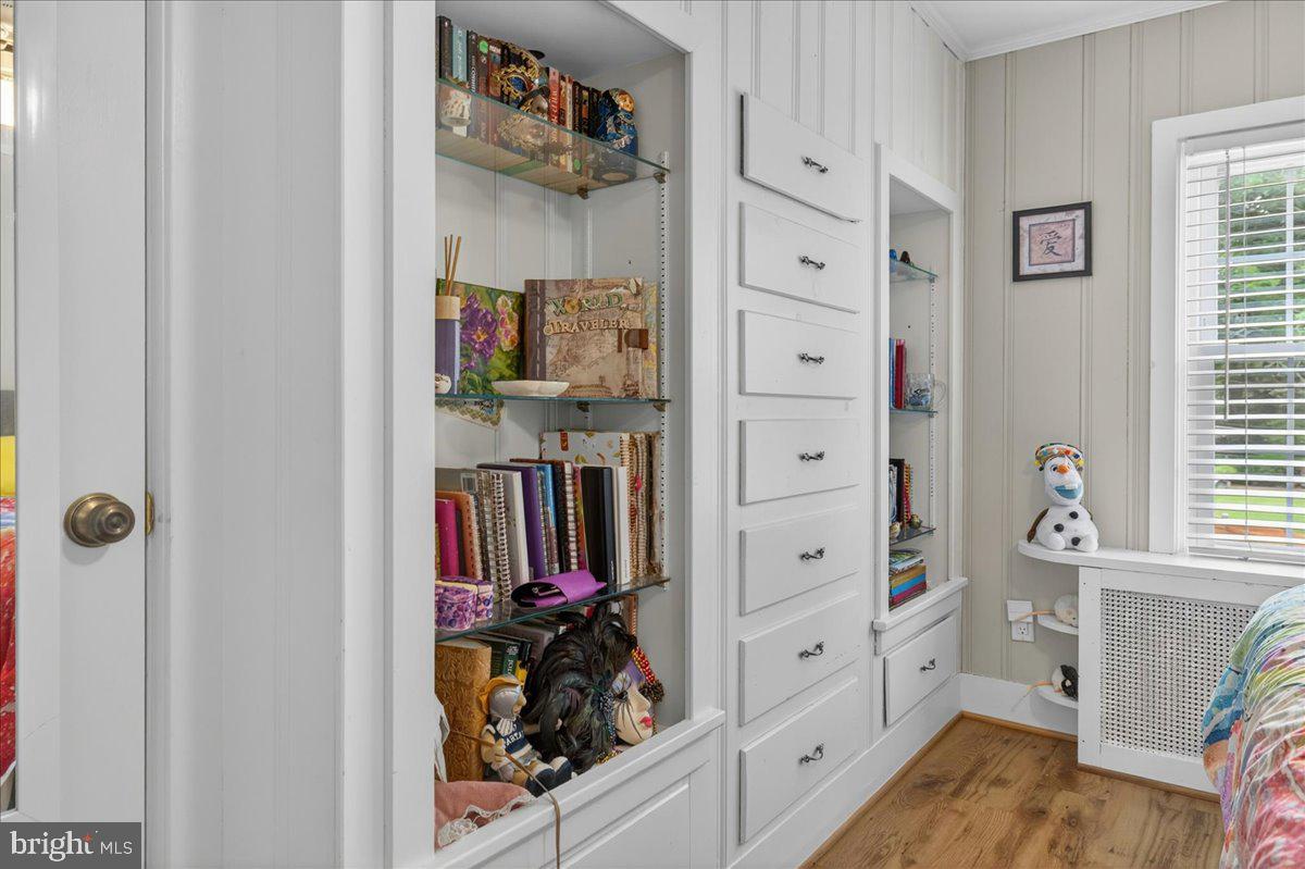 MAKEFIELD MANOR - Residential