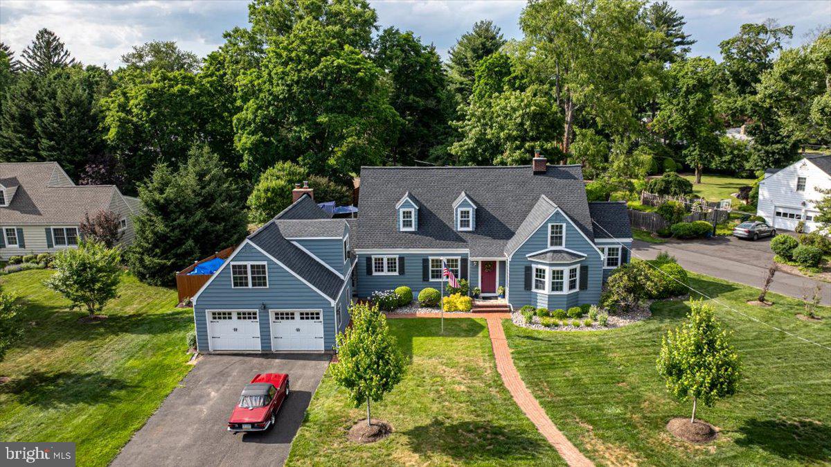 MAKEFIELD MANOR - Residential