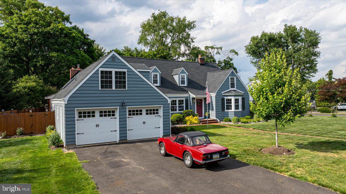 MAKEFIELD MANOR - Residential
