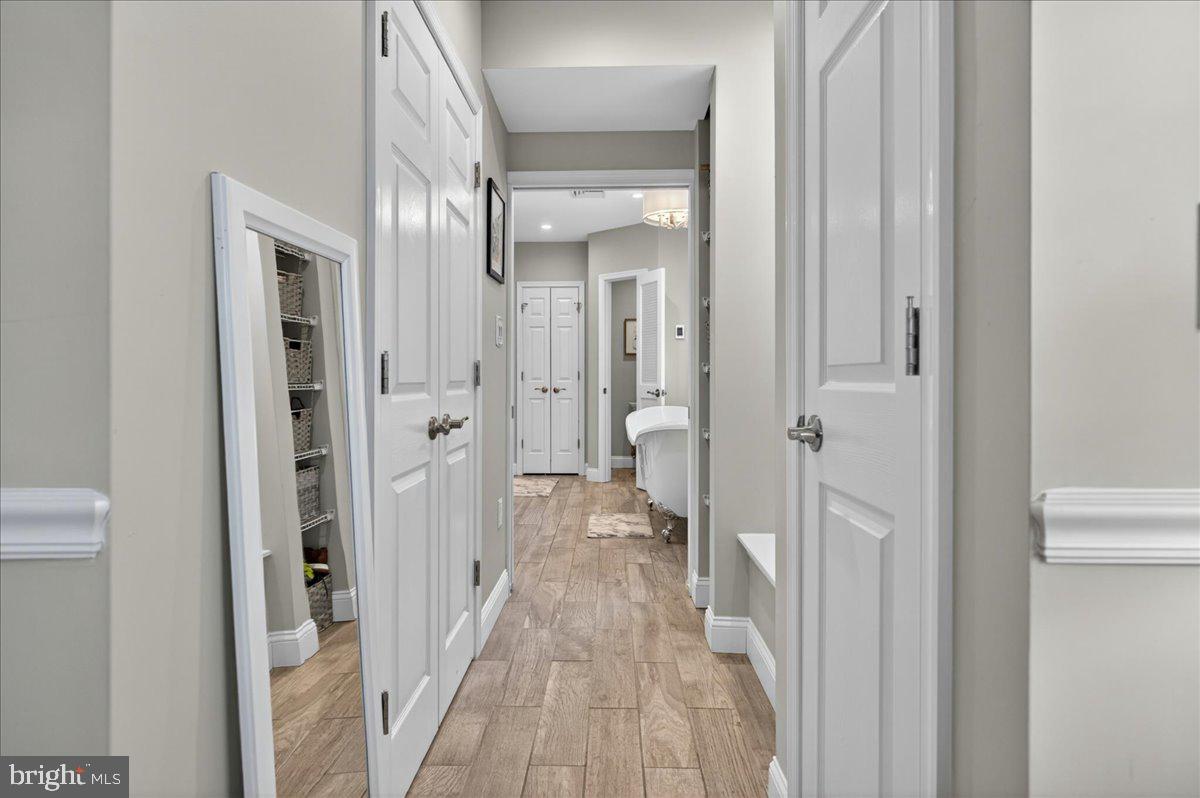 MAKEFIELD MANOR - Residential