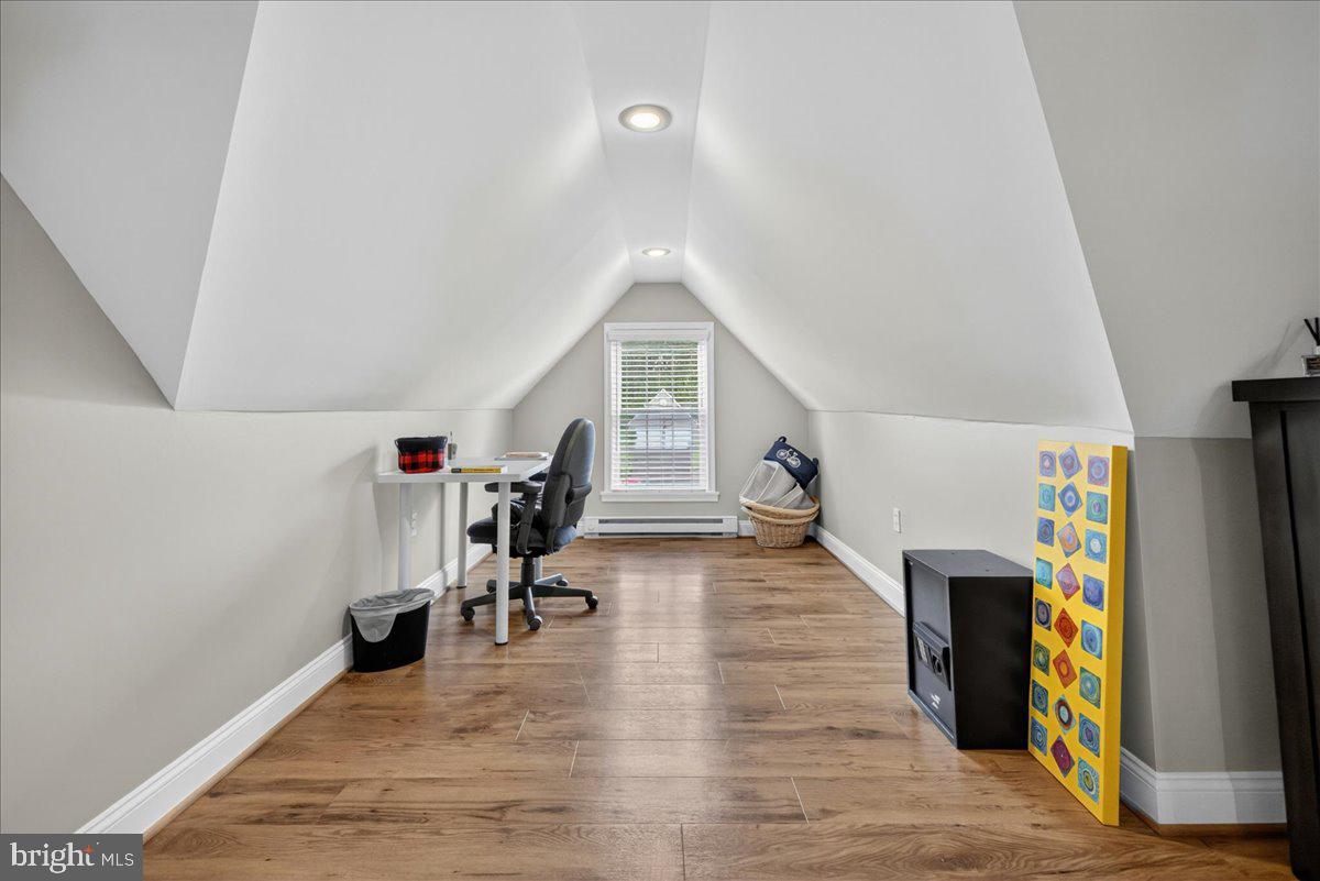 MAKEFIELD MANOR - Residential