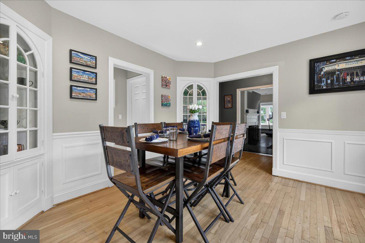 MAKEFIELD MANOR - Residential