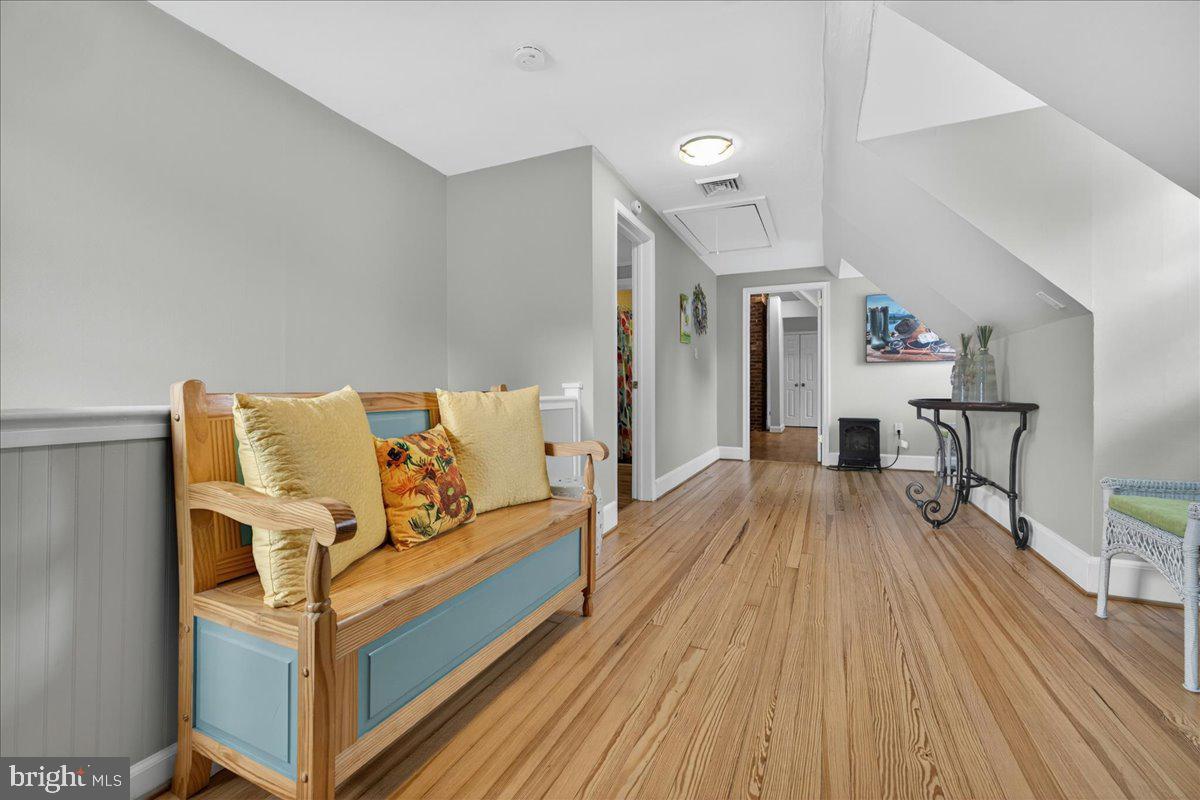 MAKEFIELD MANOR - Residential