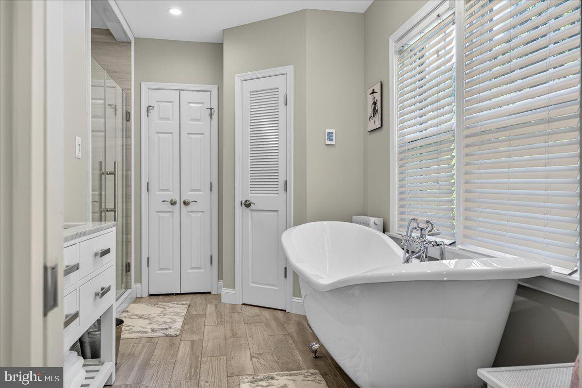 MAKEFIELD MANOR - Residential