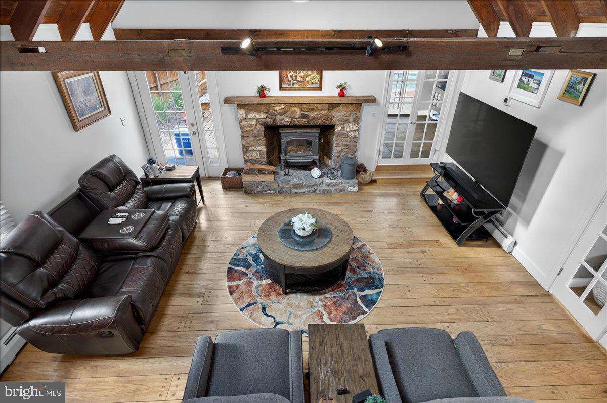 MAKEFIELD MANOR - Residential