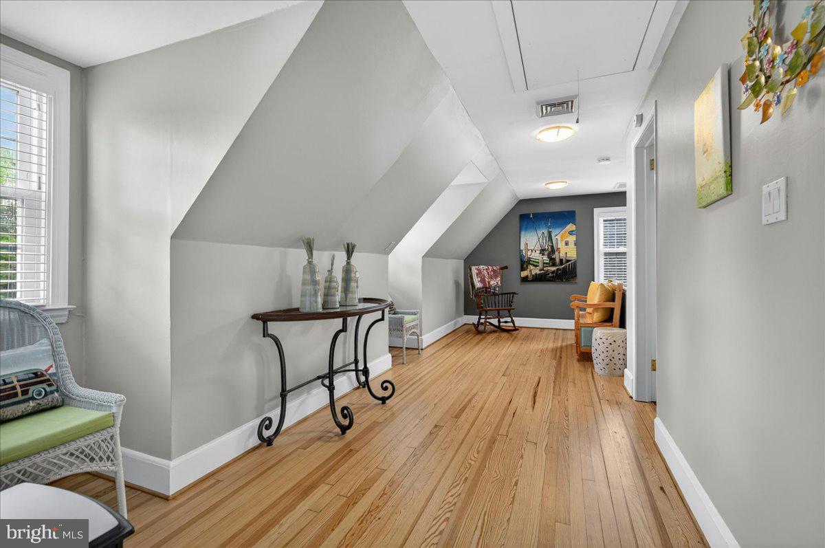 MAKEFIELD MANOR - Residential