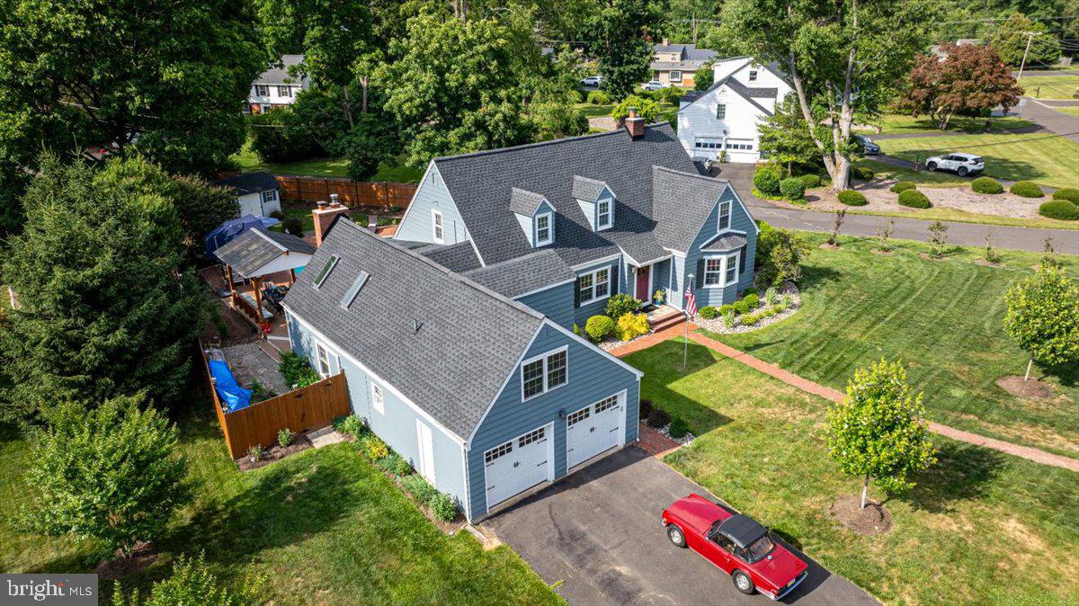 MAKEFIELD MANOR - Residential