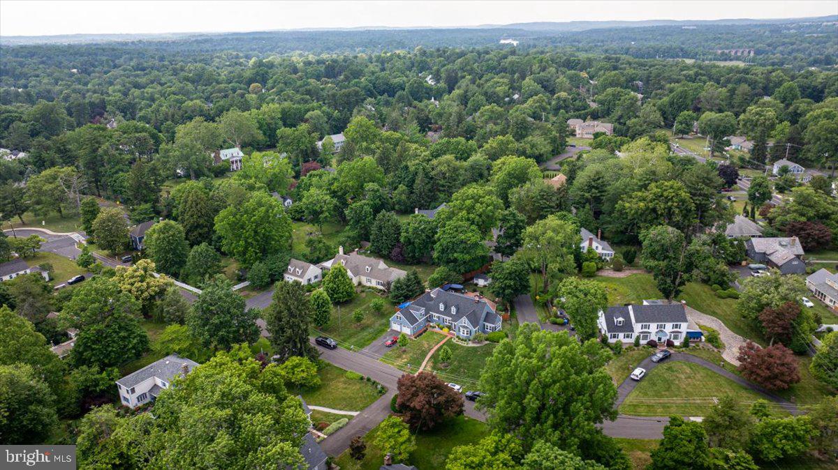 MAKEFIELD MANOR - Residential