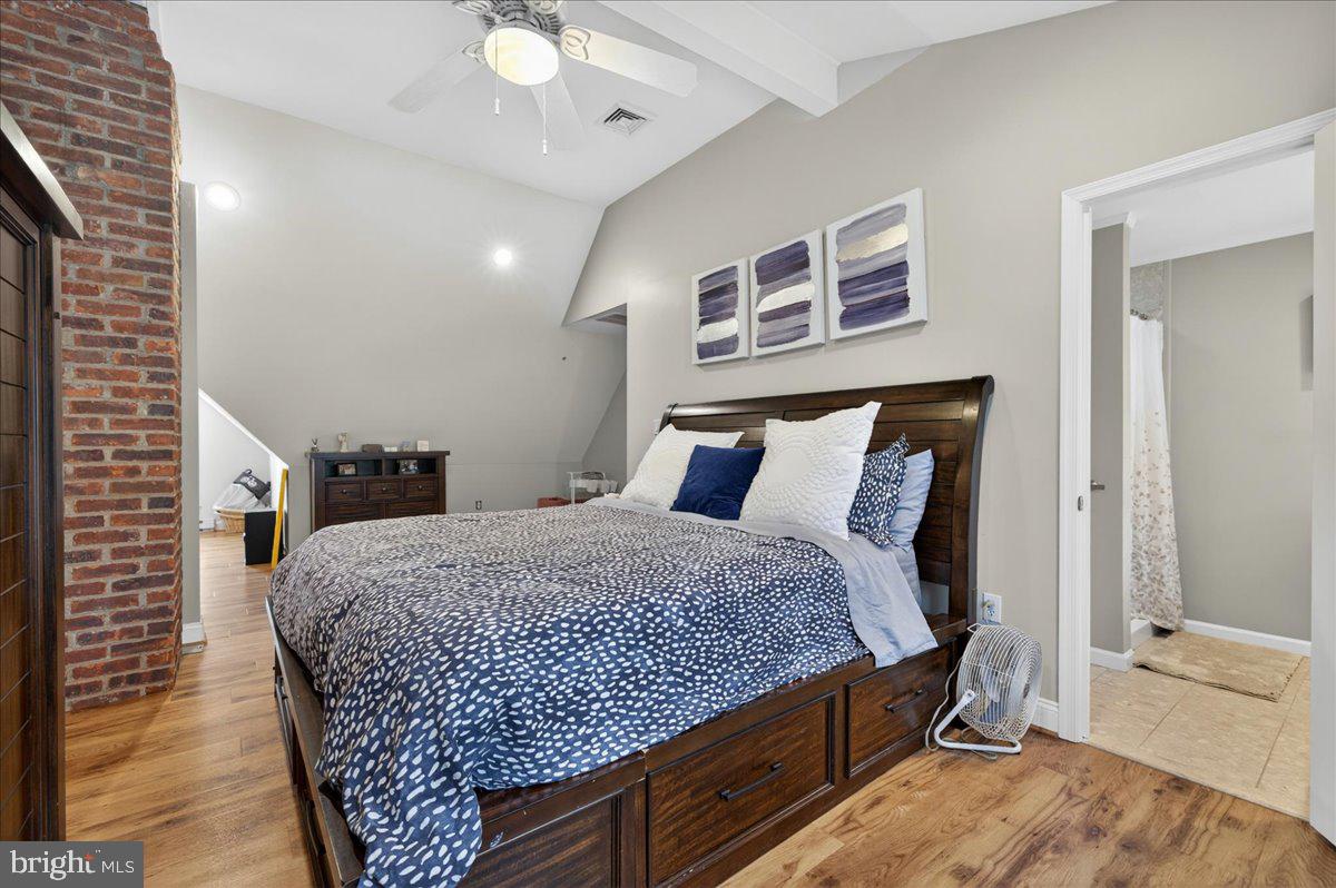 MAKEFIELD MANOR - Residential