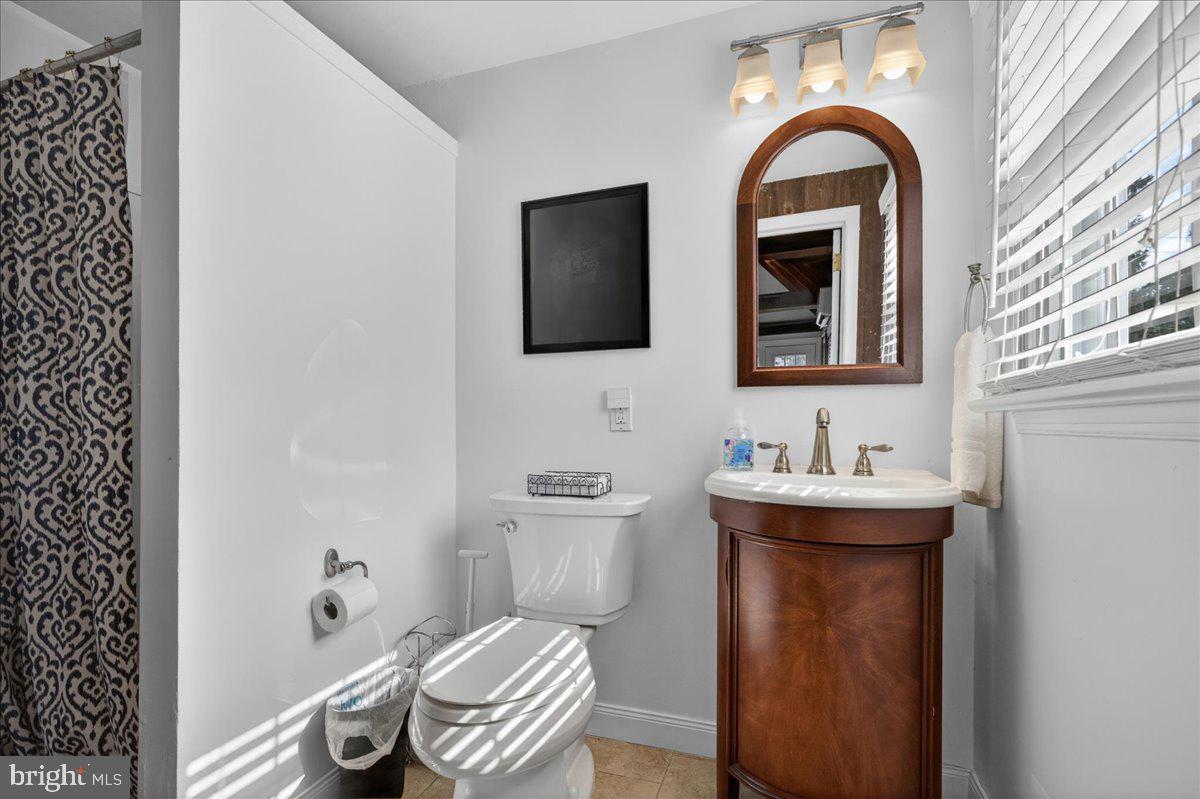 MAKEFIELD MANOR - Residential