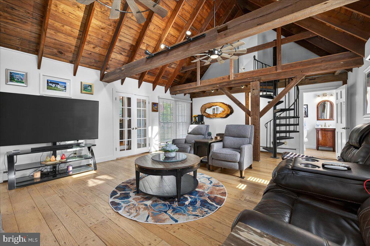 MAKEFIELD MANOR - Residential
