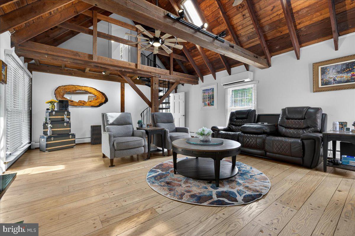 MAKEFIELD MANOR - Residential