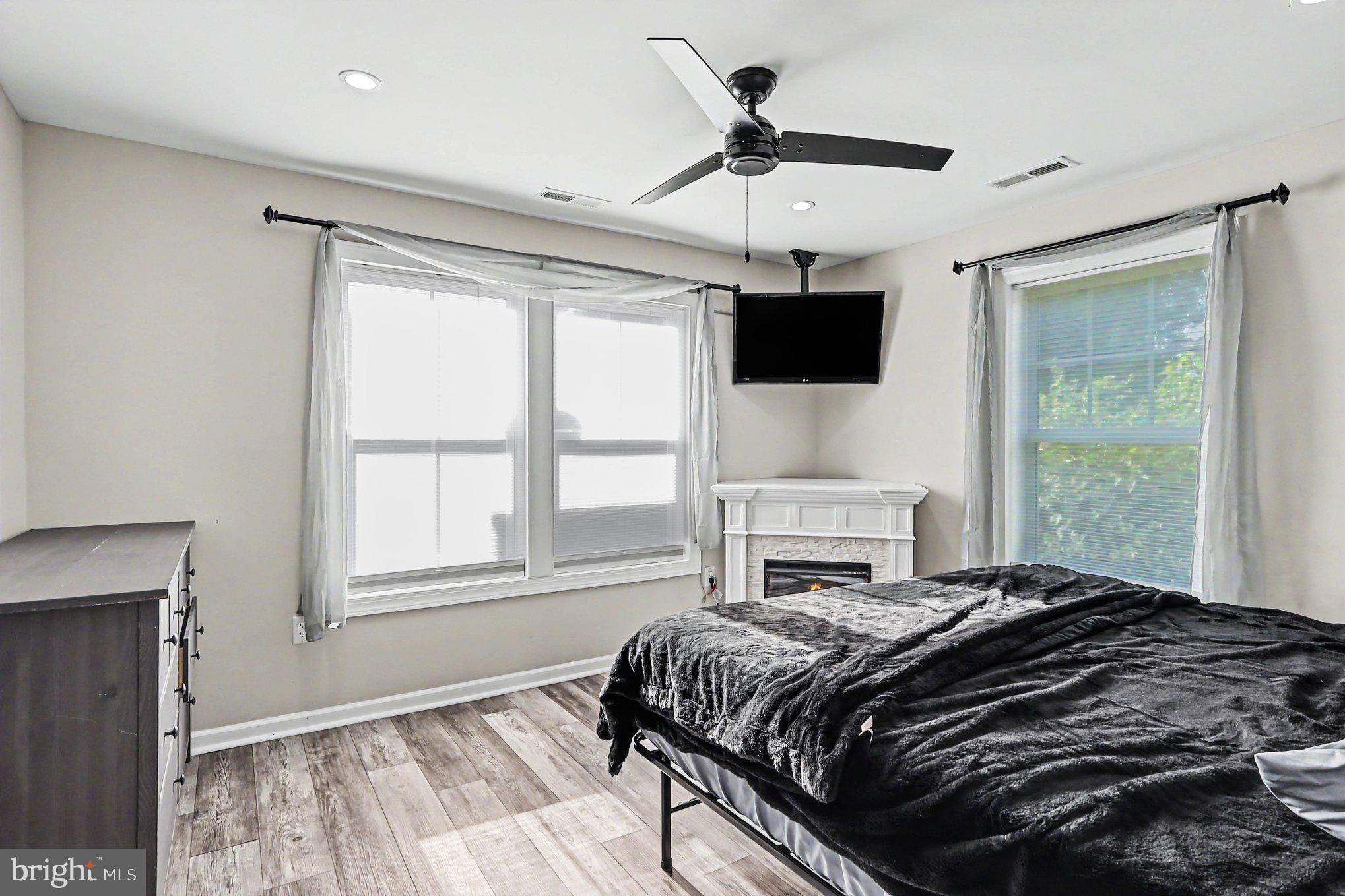STERLING  PARK - Residential