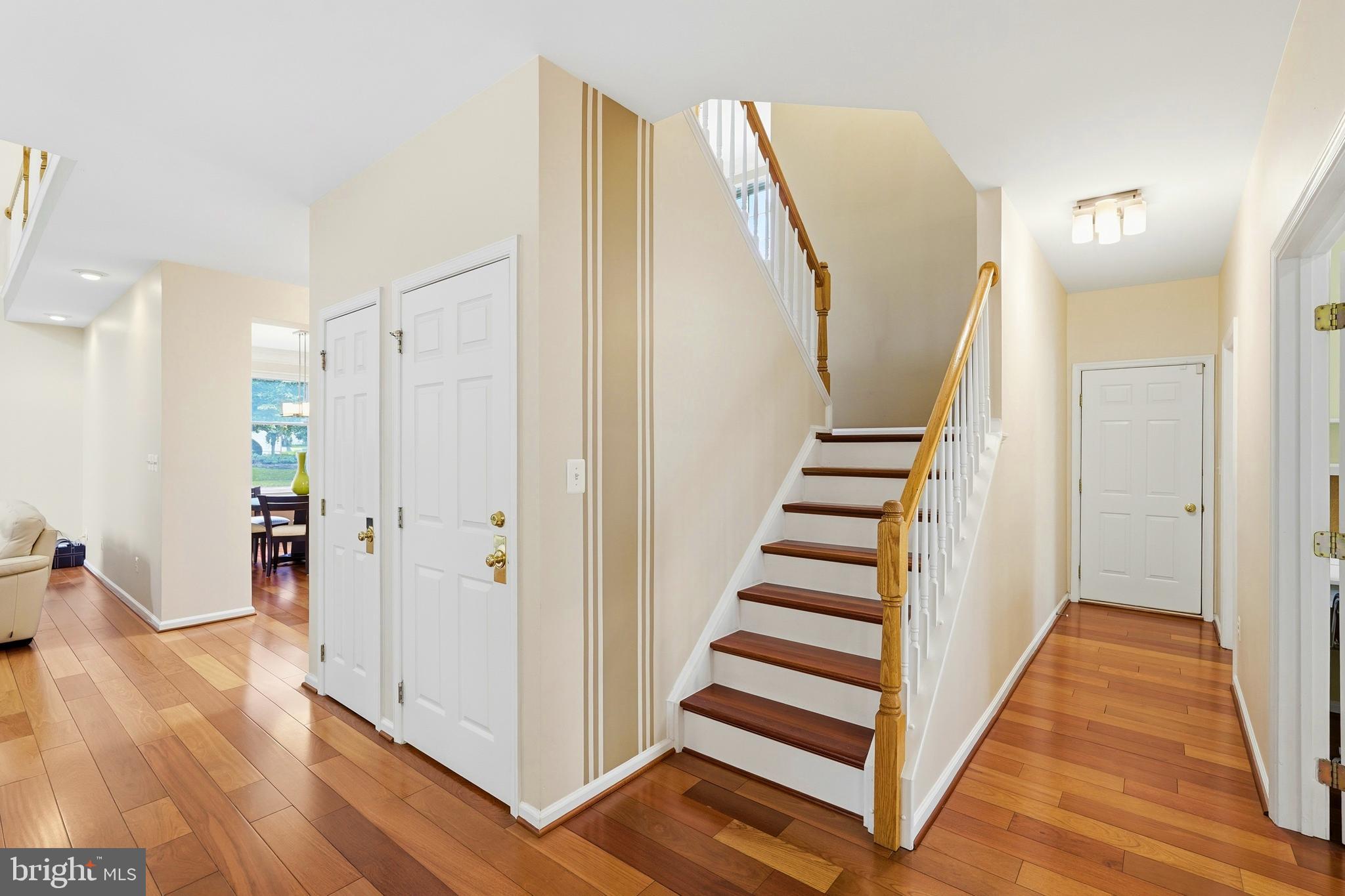 SOUTH RIDING - Residential