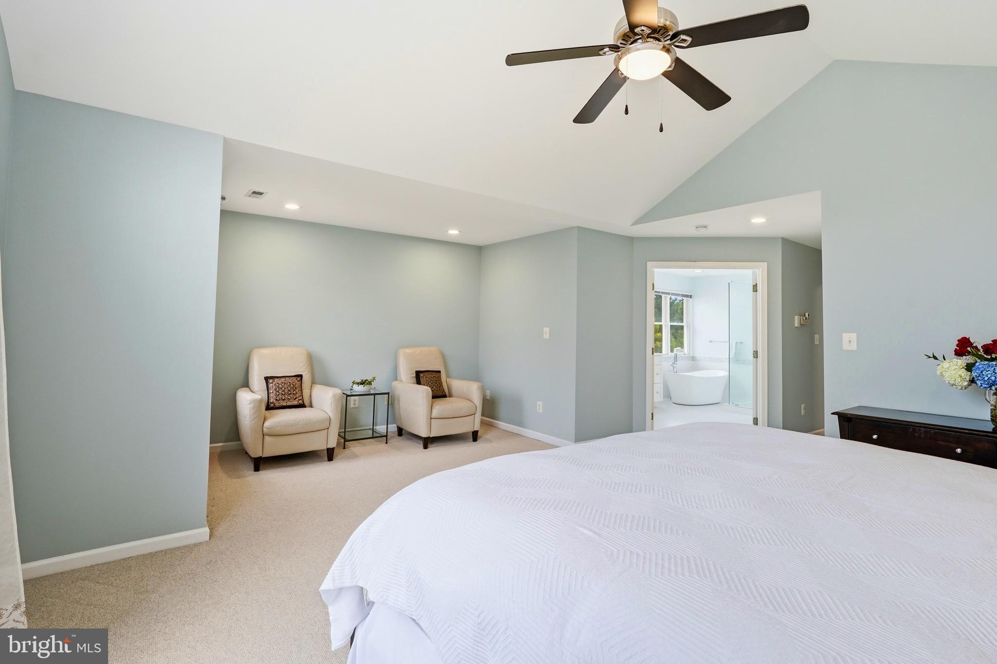 SOUTH RIDING - Residential