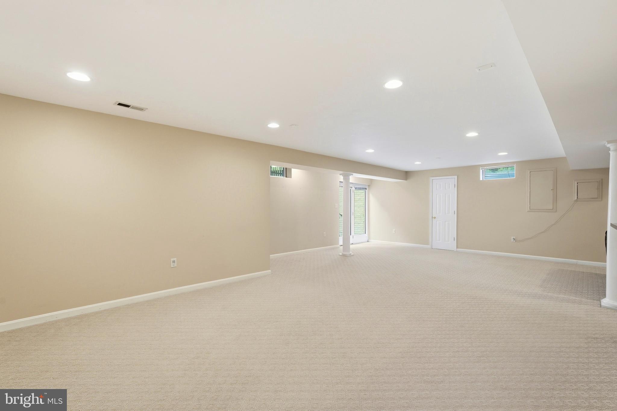 SOUTH RIDING - Residential