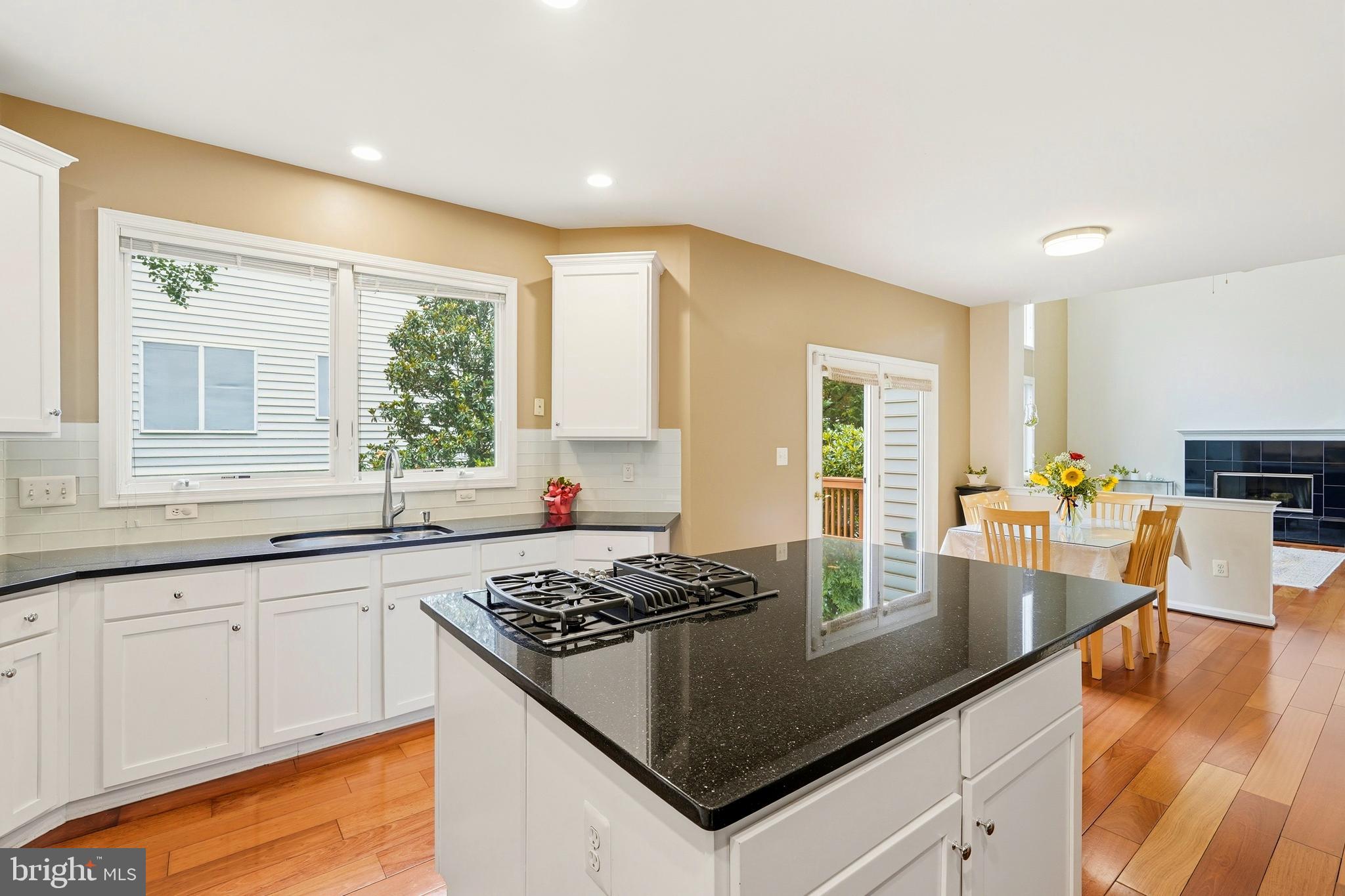 SOUTH RIDING - Residential