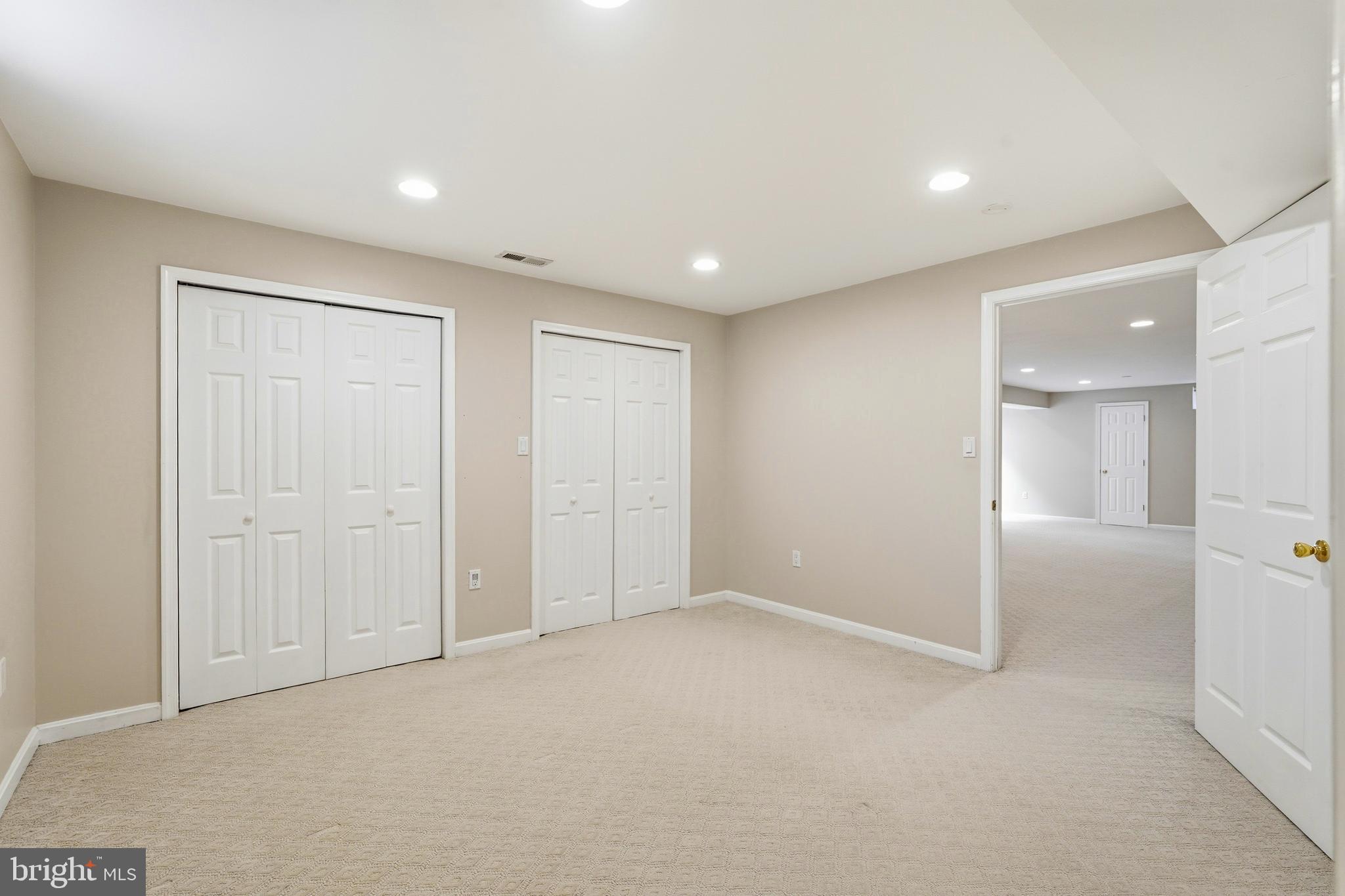 SOUTH RIDING - Residential