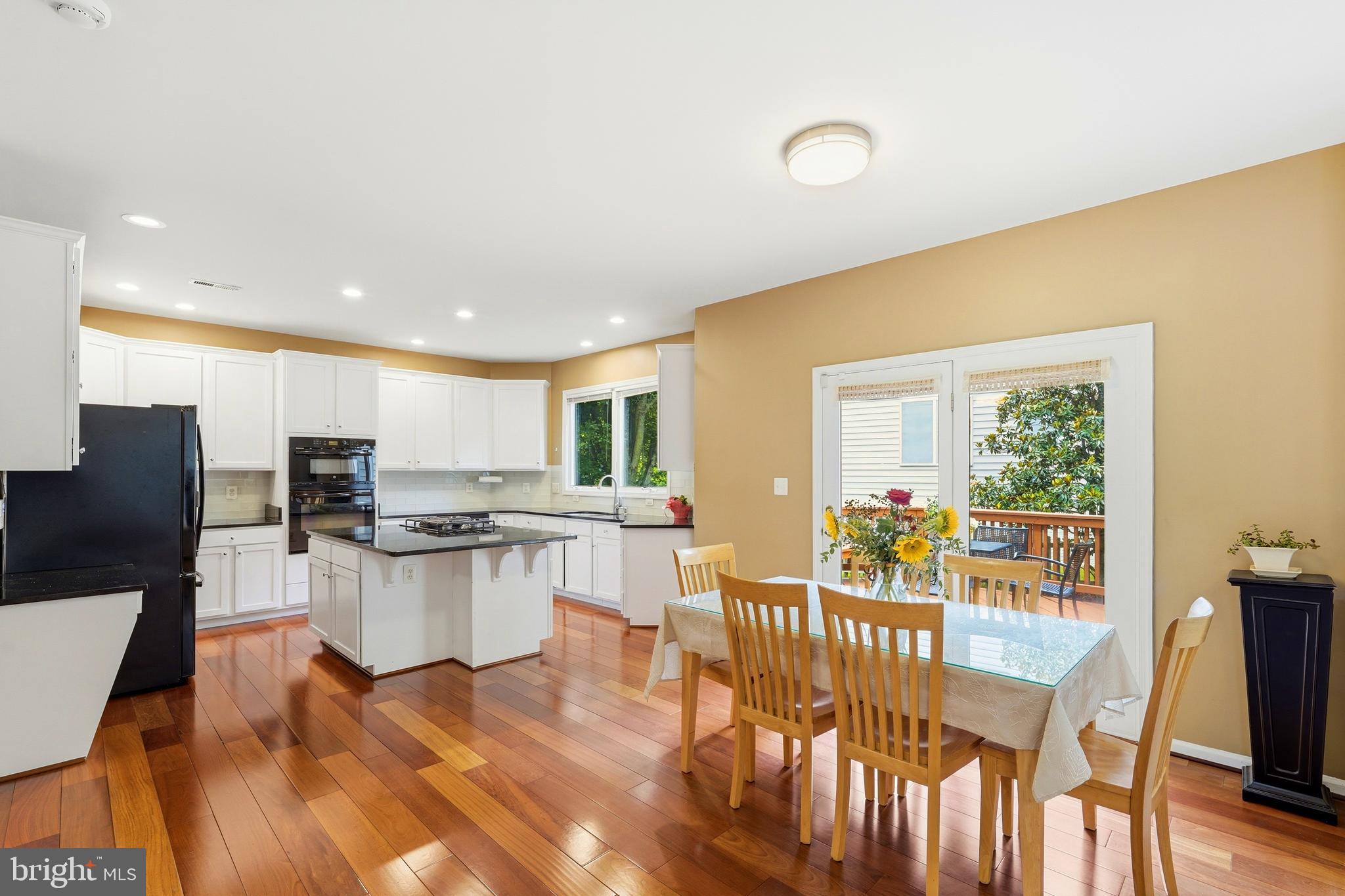 SOUTH RIDING - Residential
