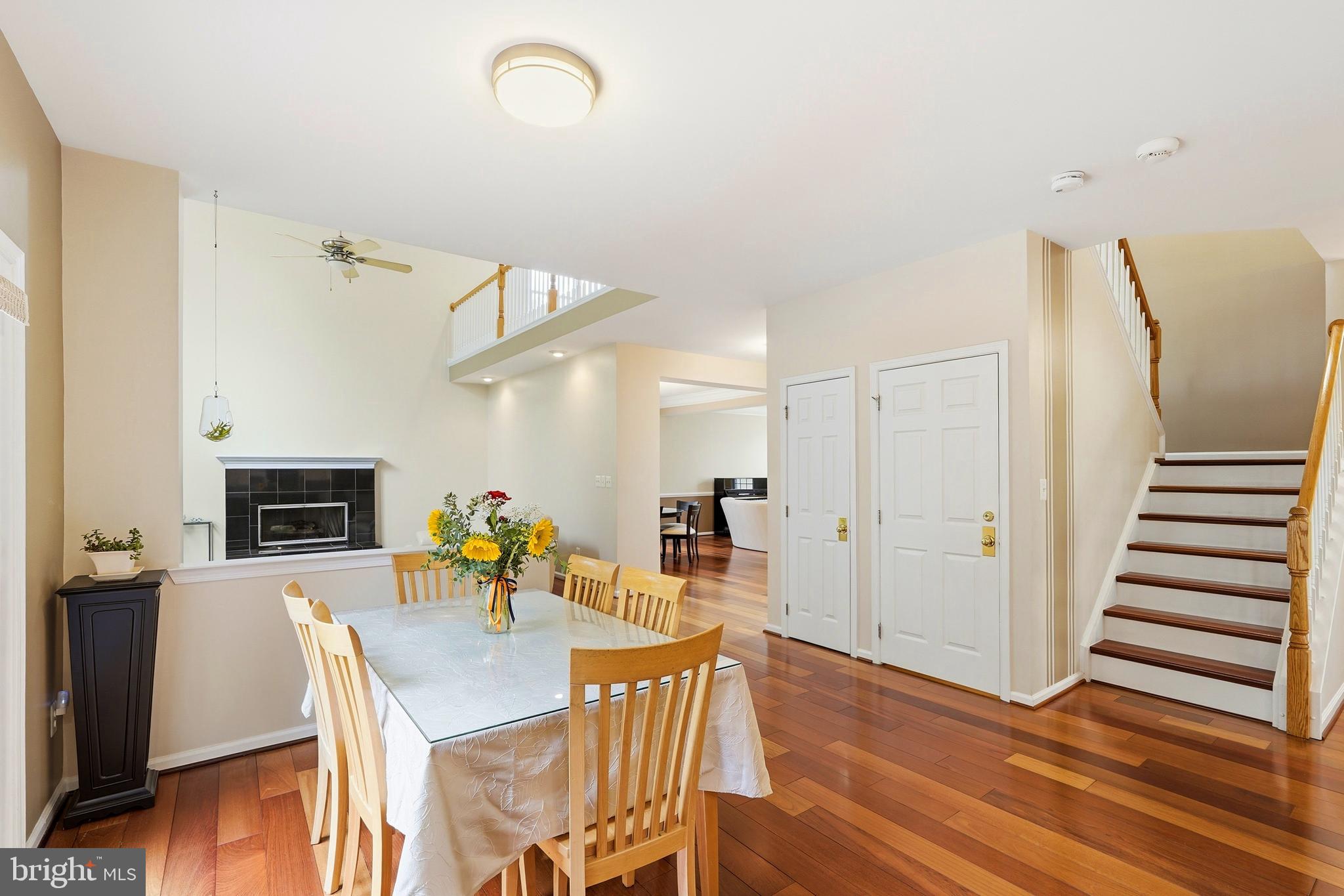 SOUTH RIDING - Residential