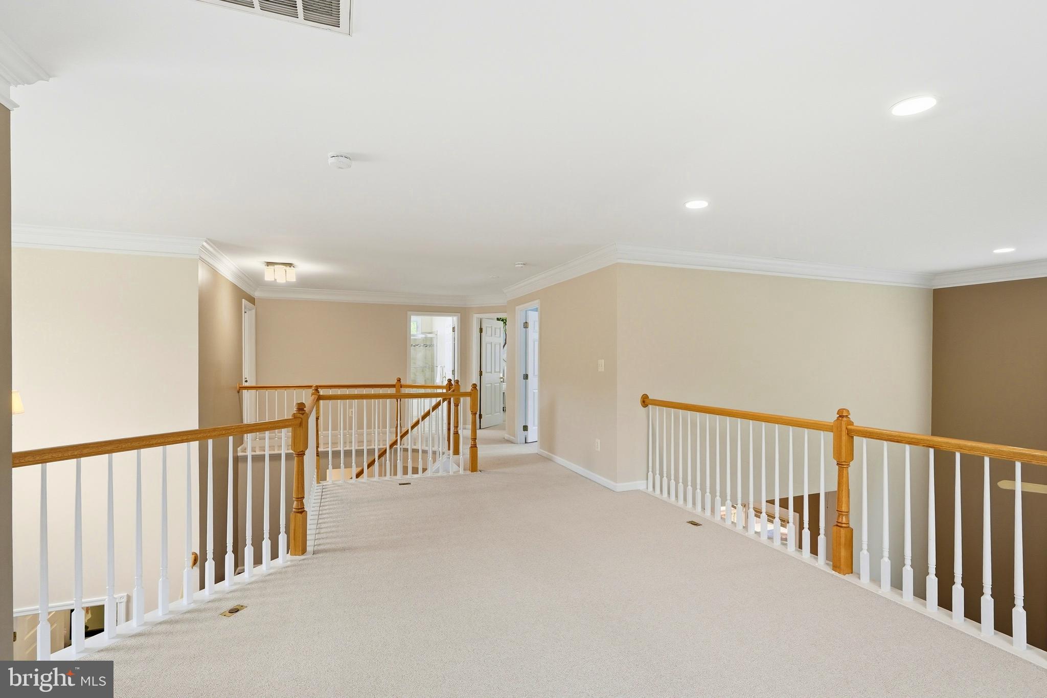 SOUTH RIDING - Residential