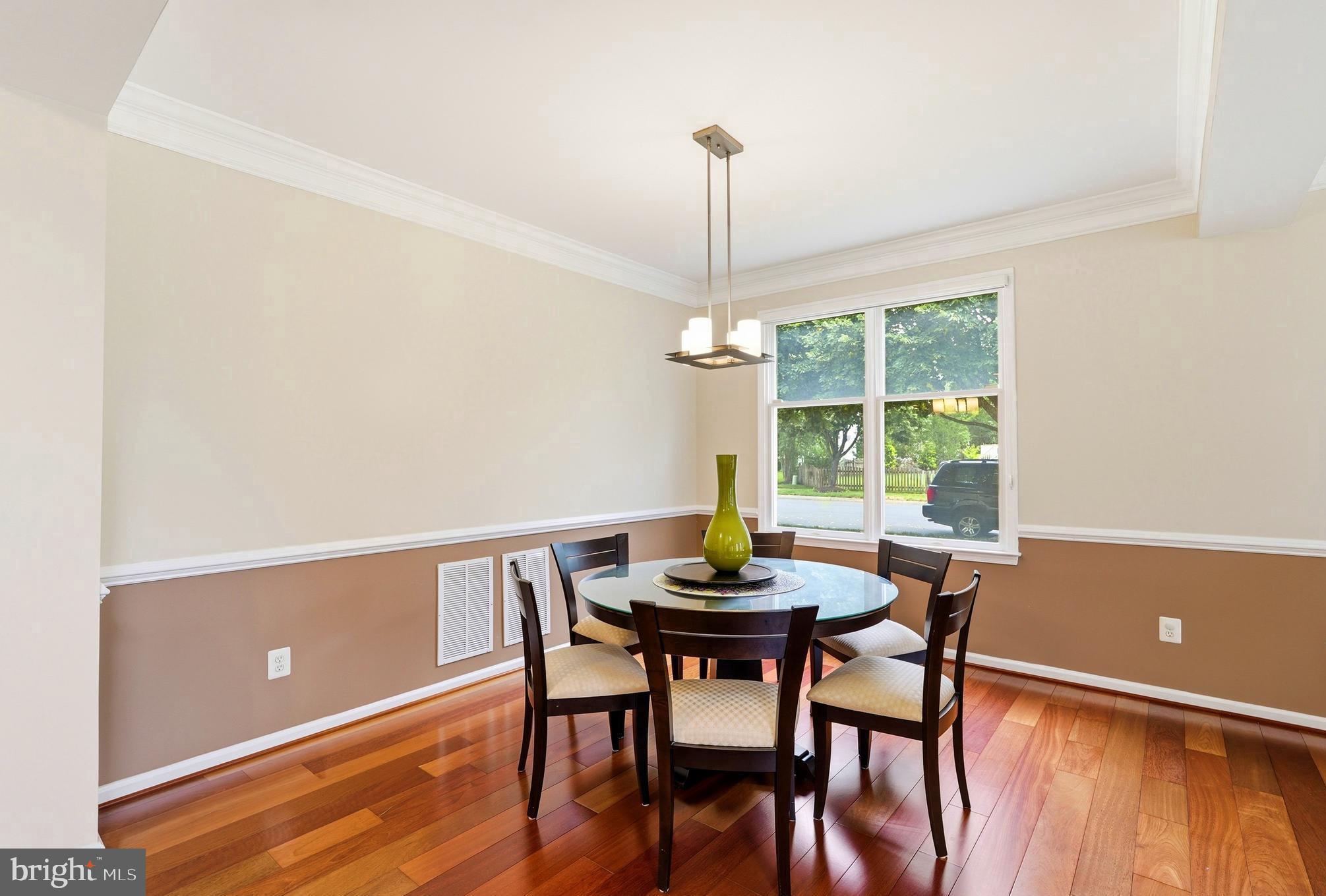 SOUTH RIDING - Residential