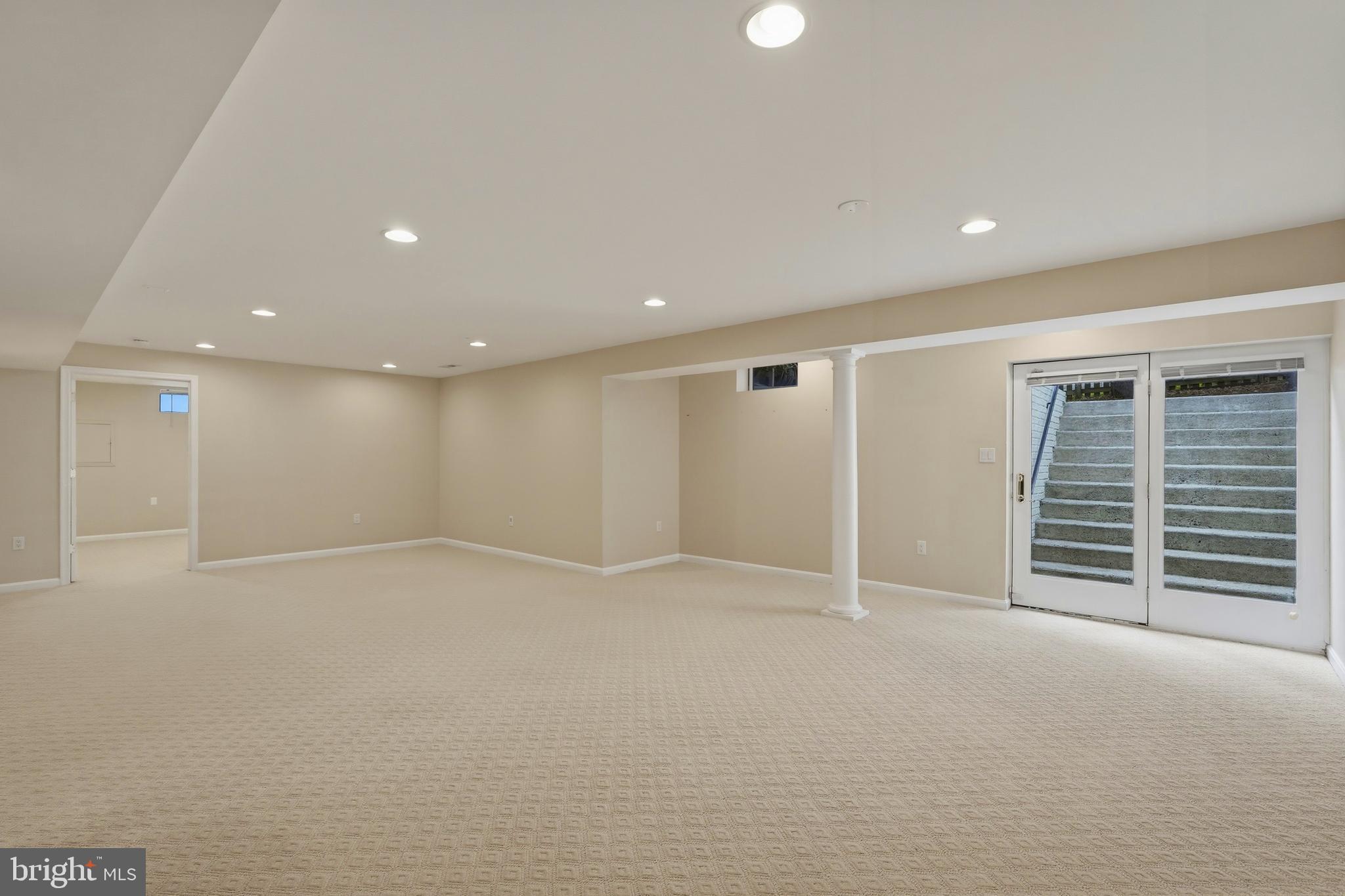 SOUTH RIDING - Residential