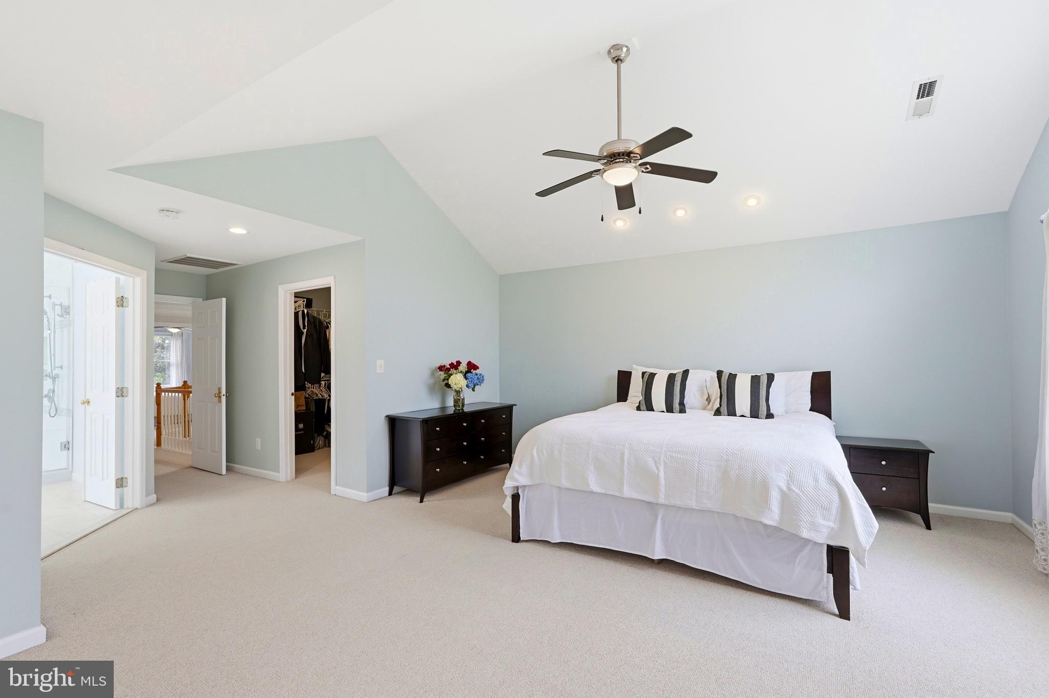 SOUTH RIDING - Residential