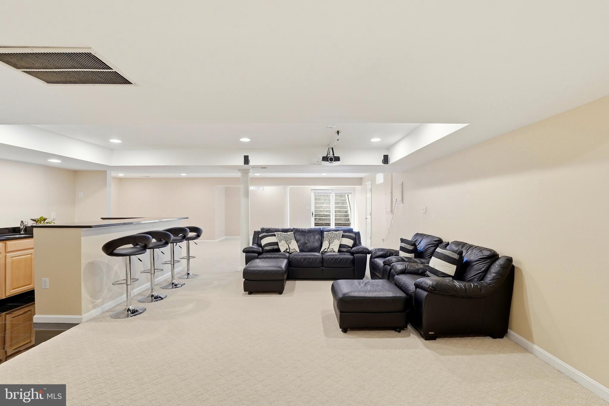 SOUTH RIDING - Residential