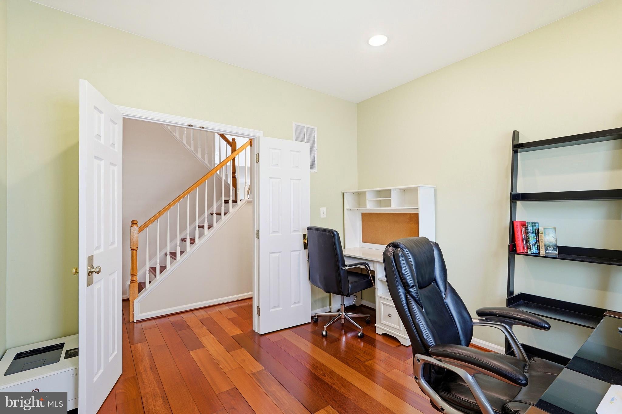 SOUTH RIDING - Residential
