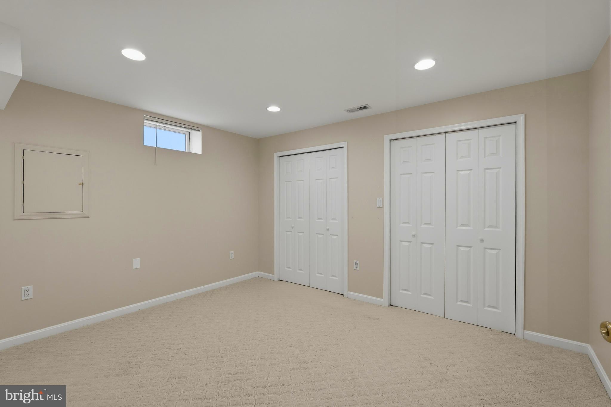 SOUTH RIDING - Residential
