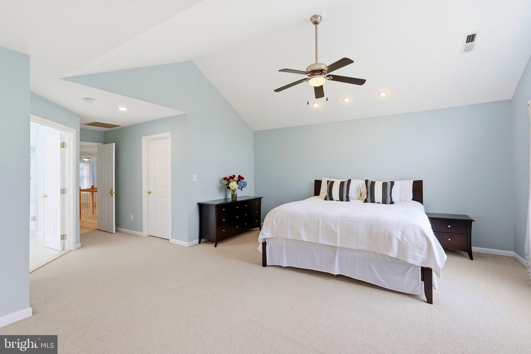 SOUTH RIDING - Residential