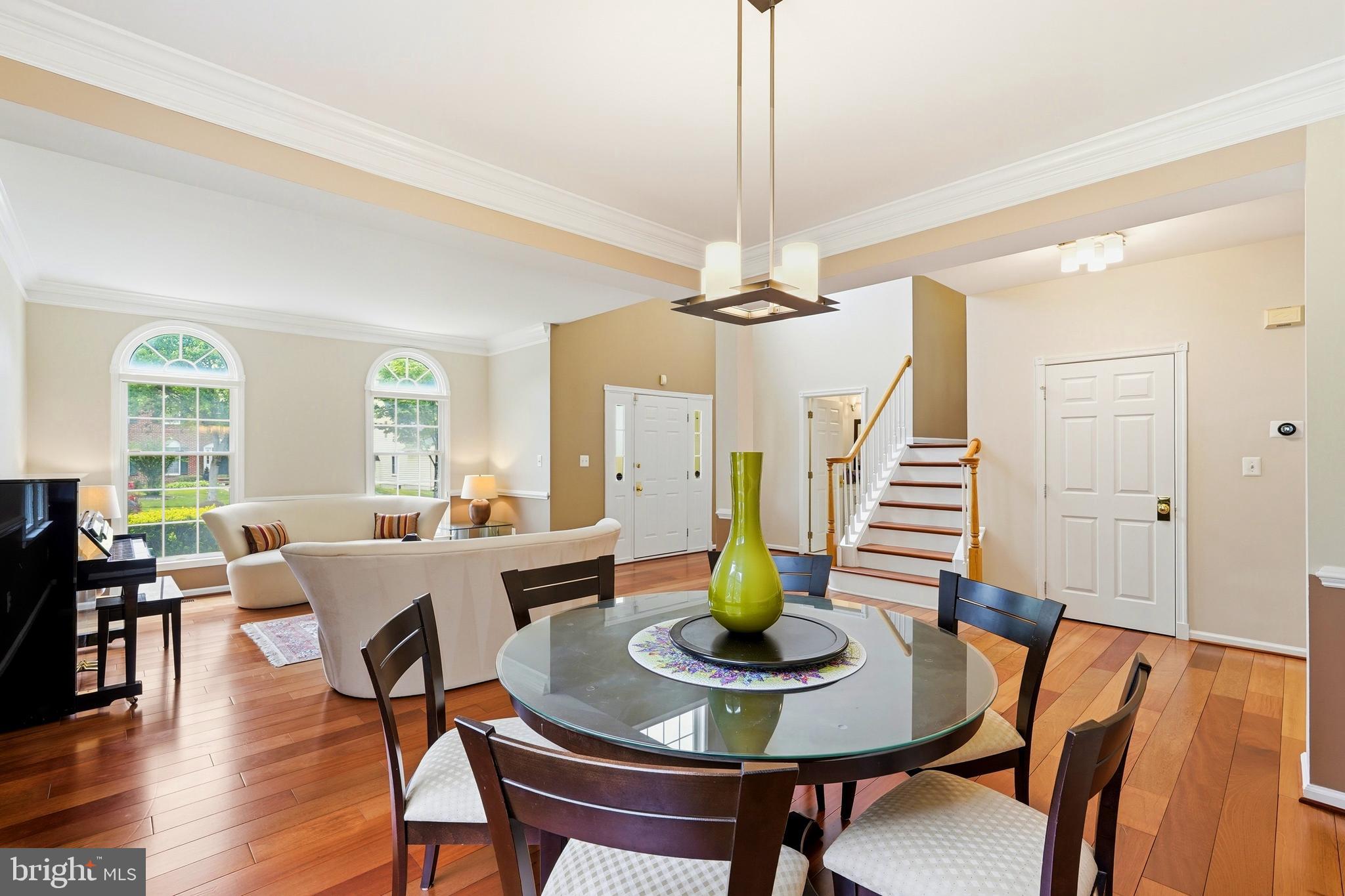 SOUTH RIDING - Residential