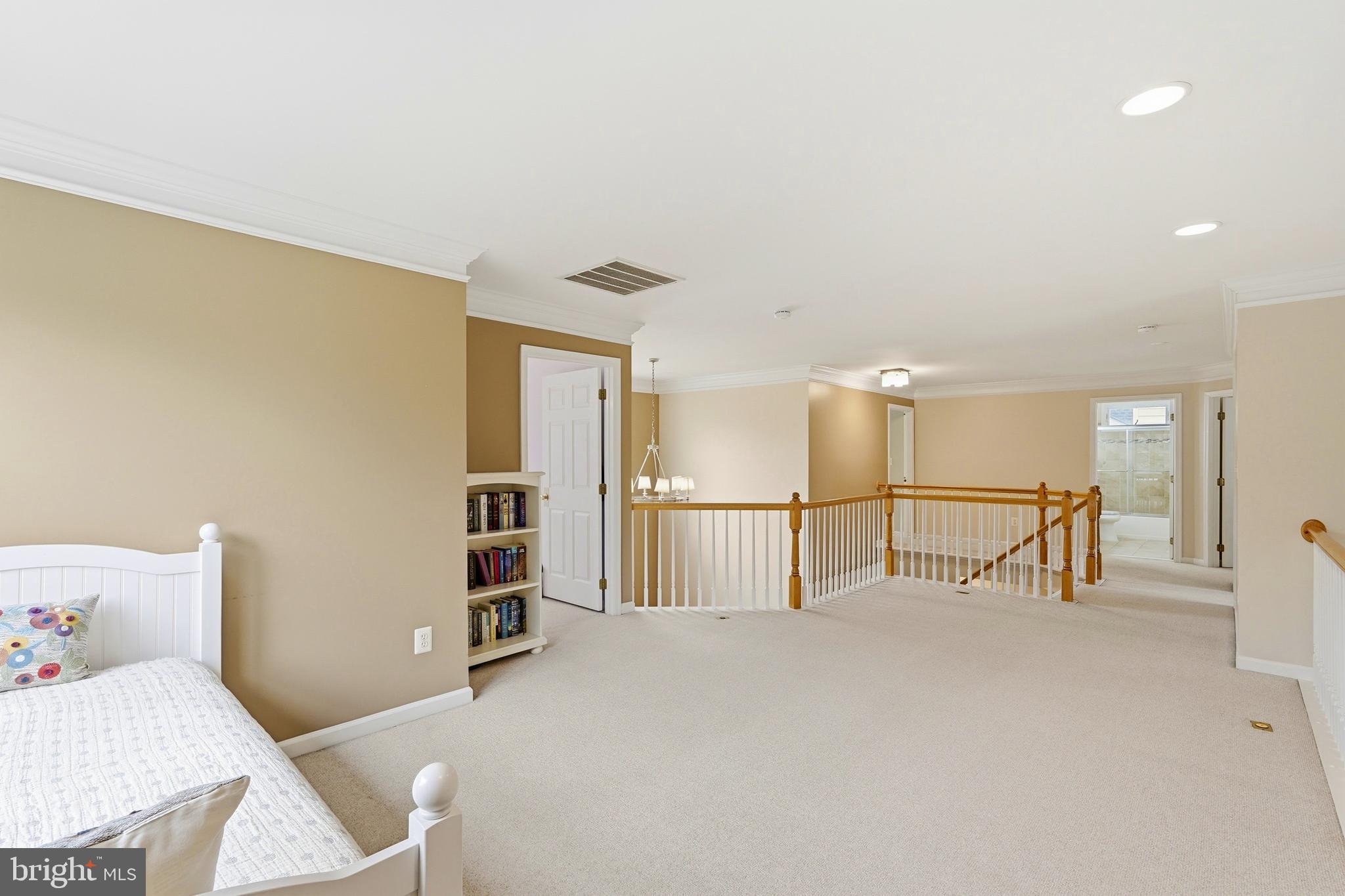SOUTH RIDING - Residential