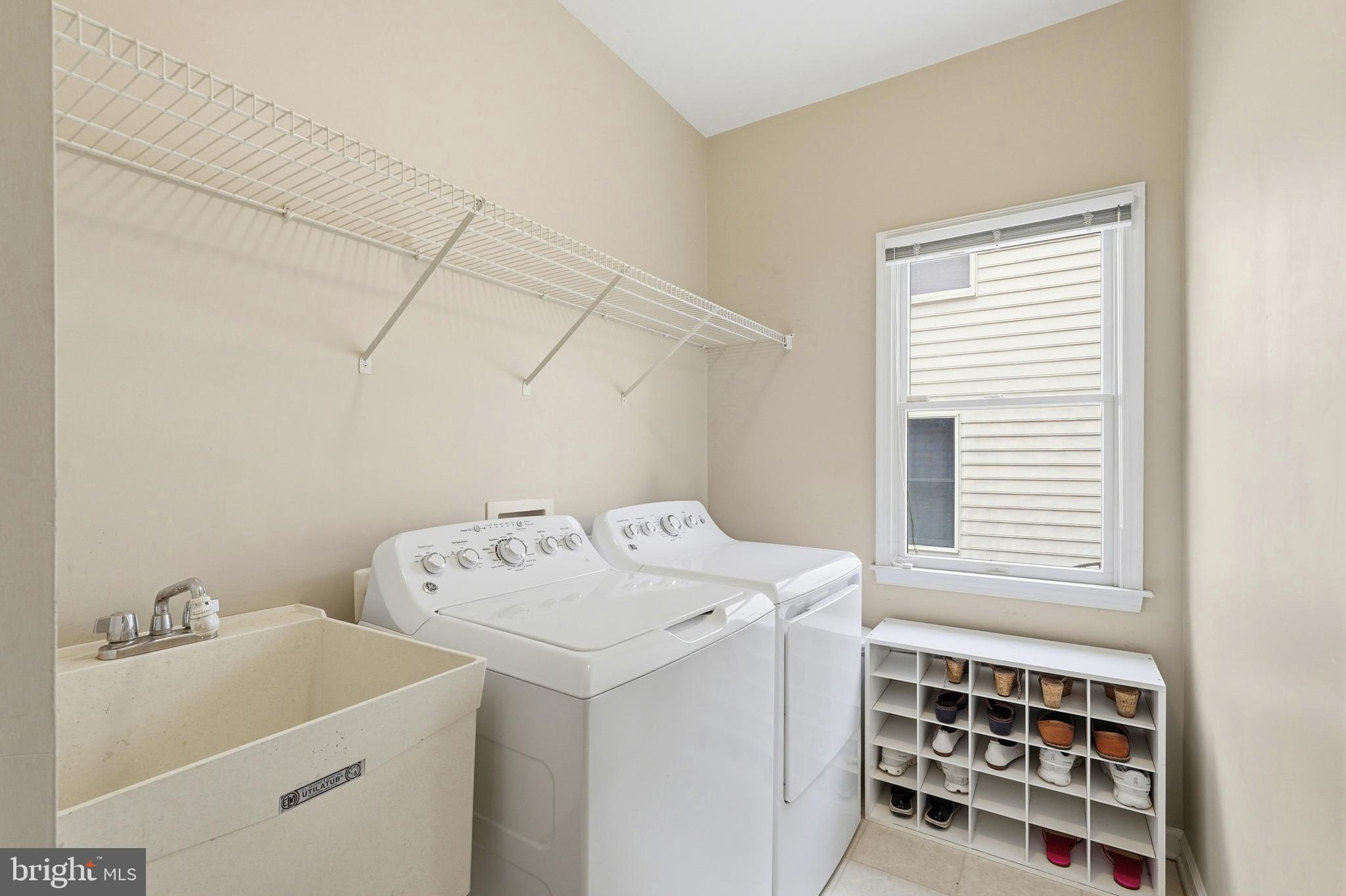 SOUTH RIDING - Residential