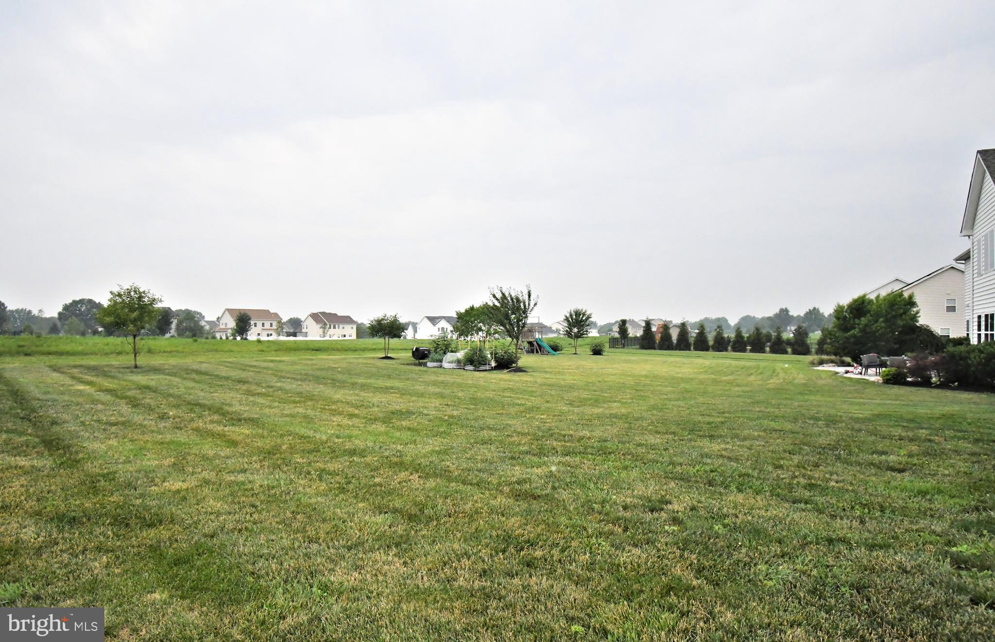 LINCOLN WOODS - Residential