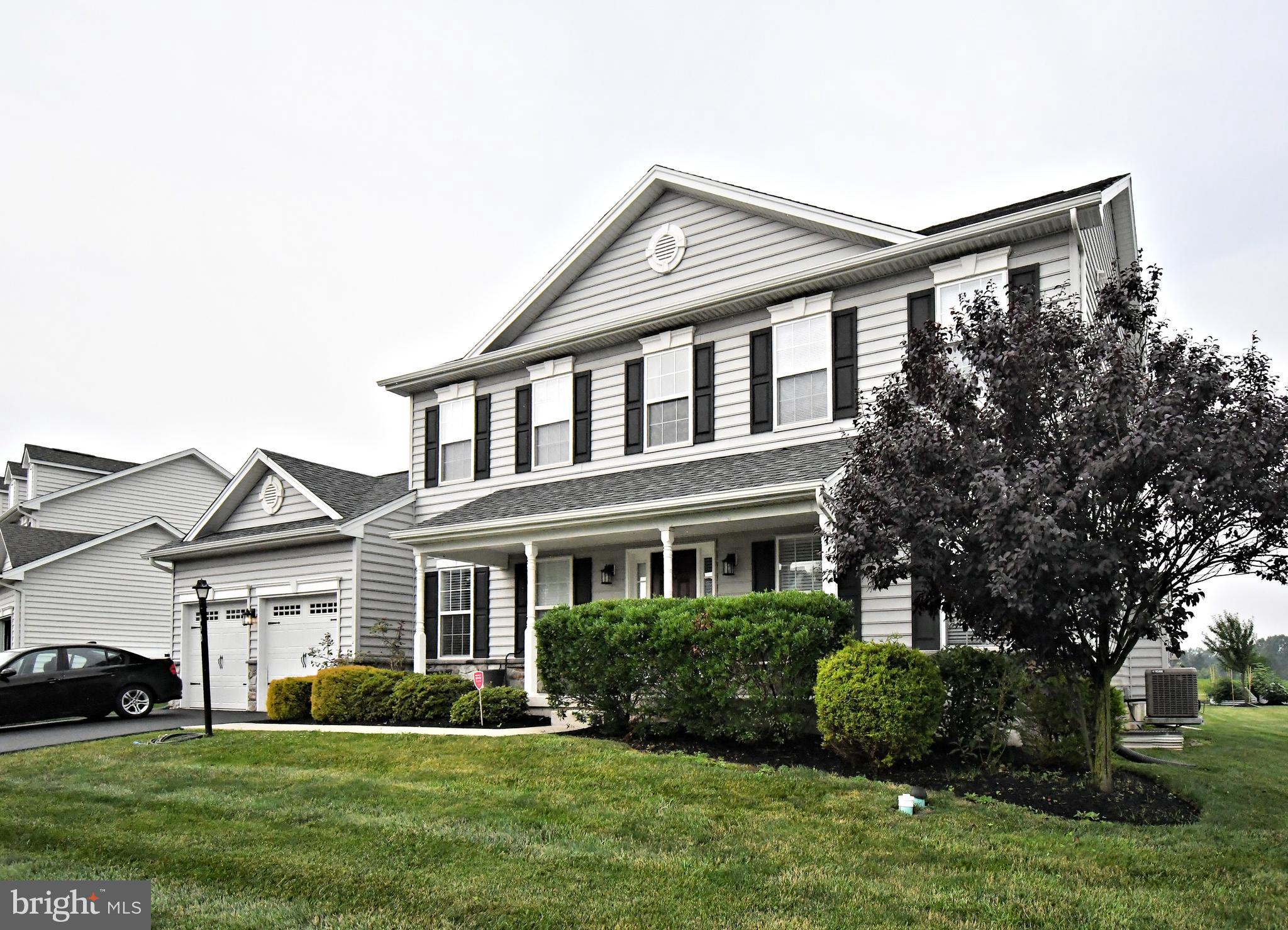 LINCOLN WOODS - Residential