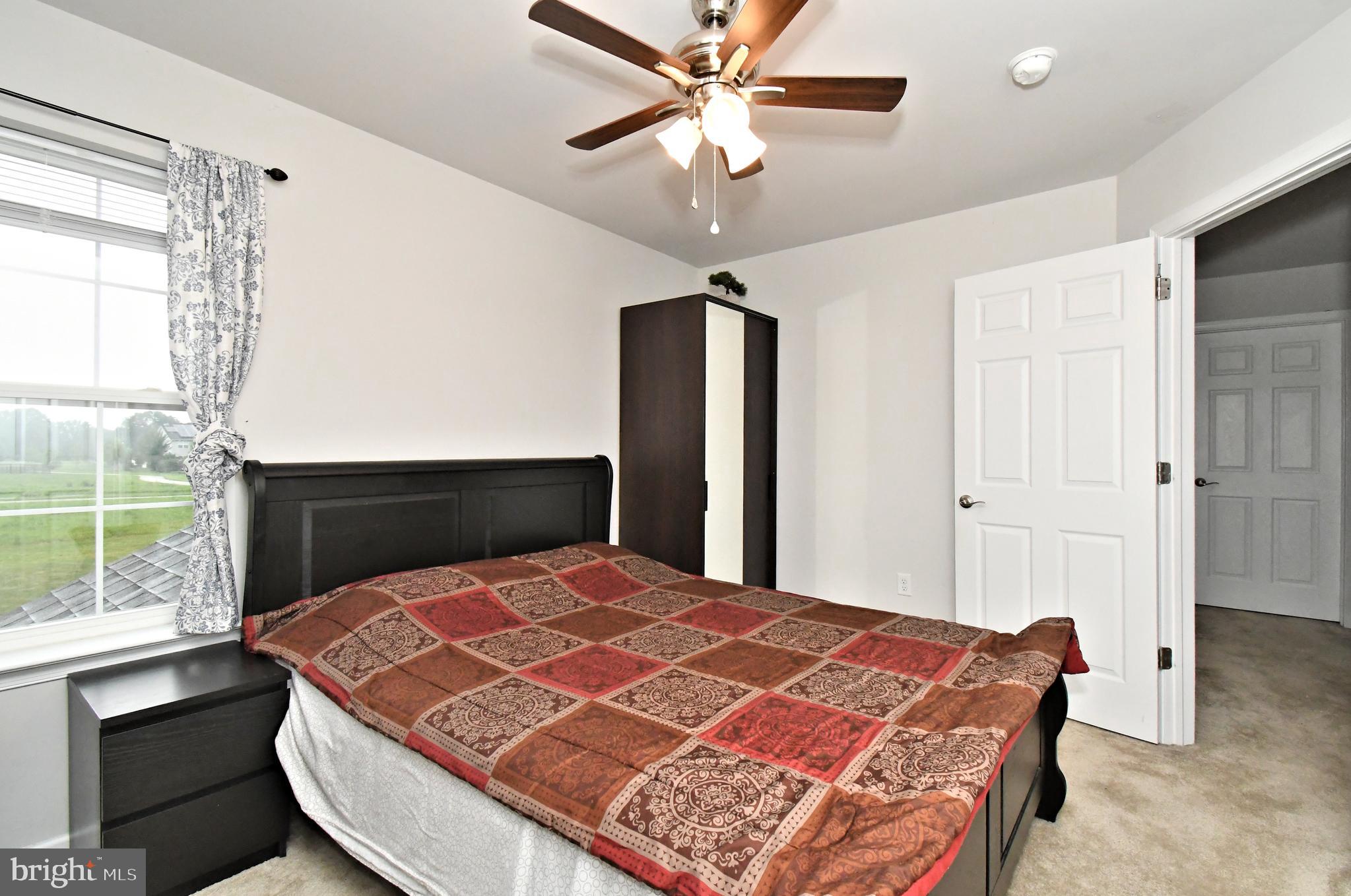 LINCOLN WOODS - Residential