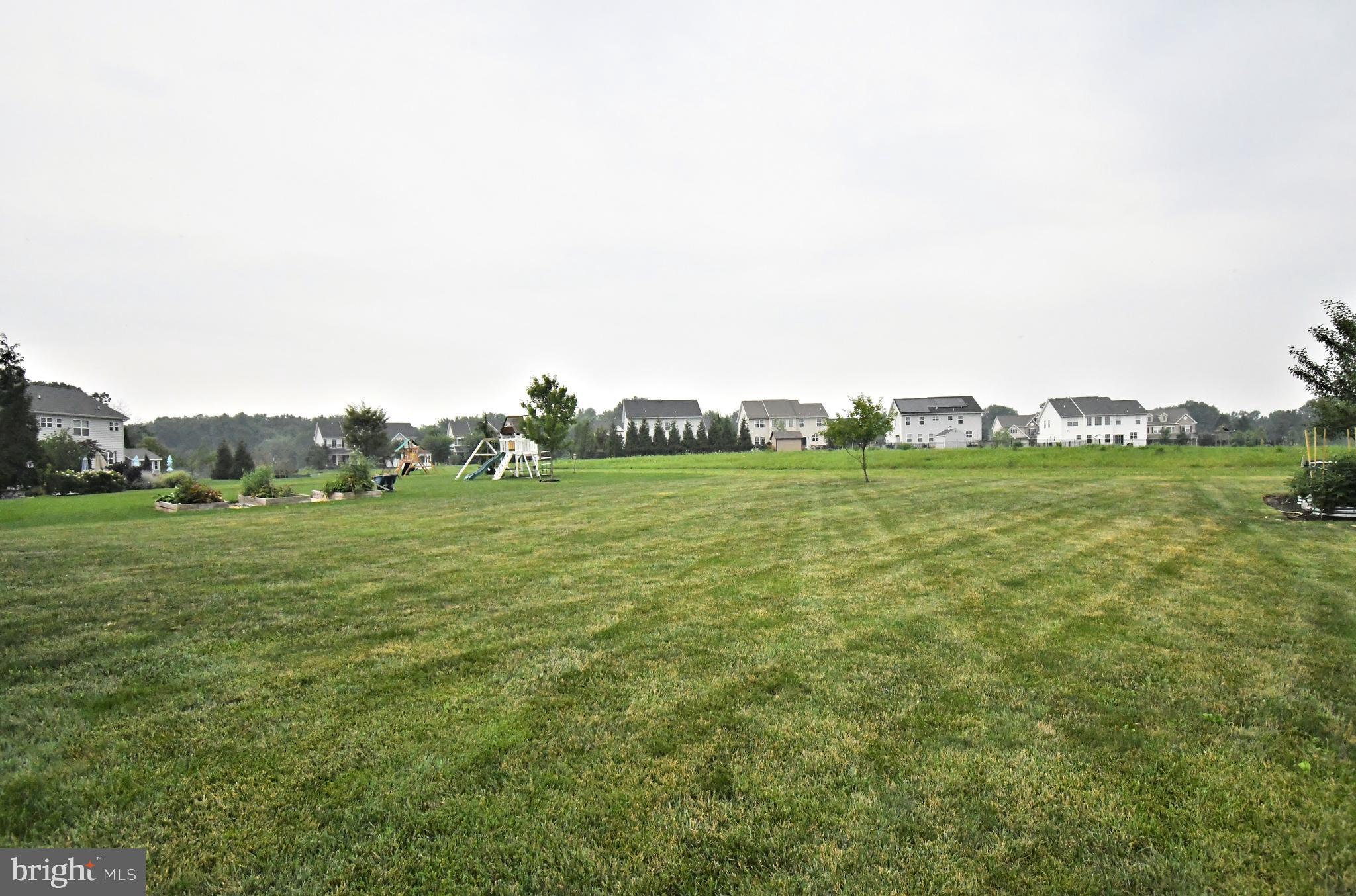 LINCOLN WOODS - Residential