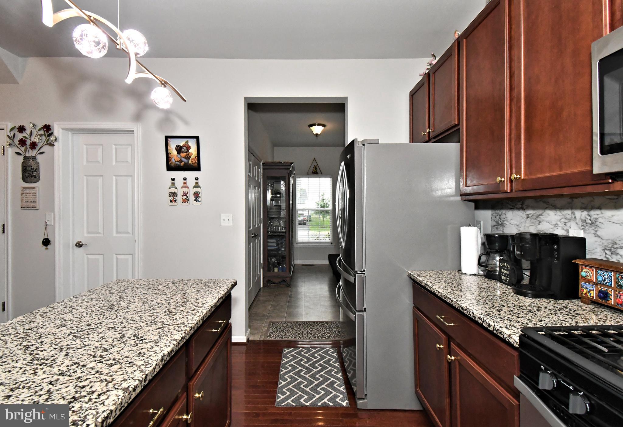 LINCOLN WOODS - Residential