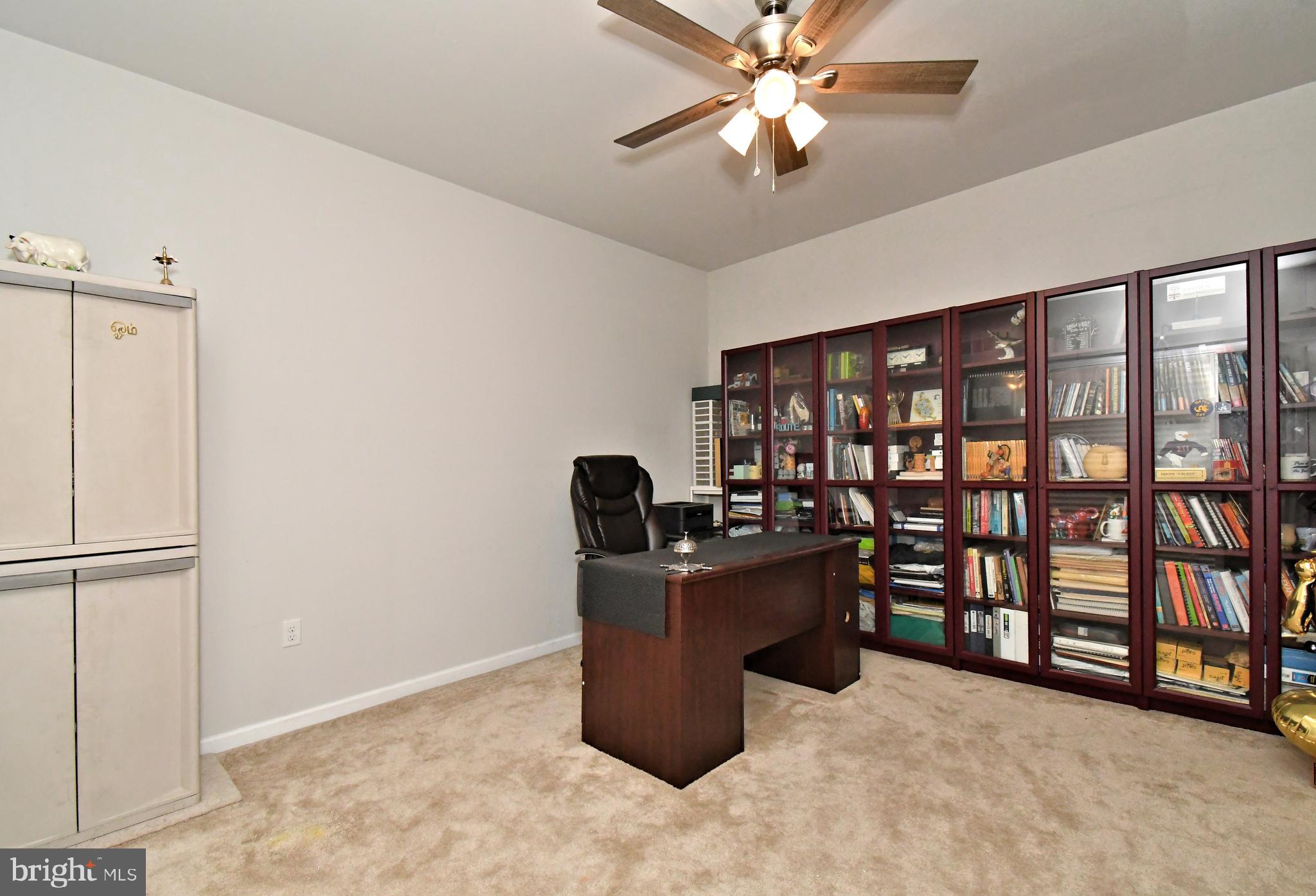 LINCOLN WOODS - Residential