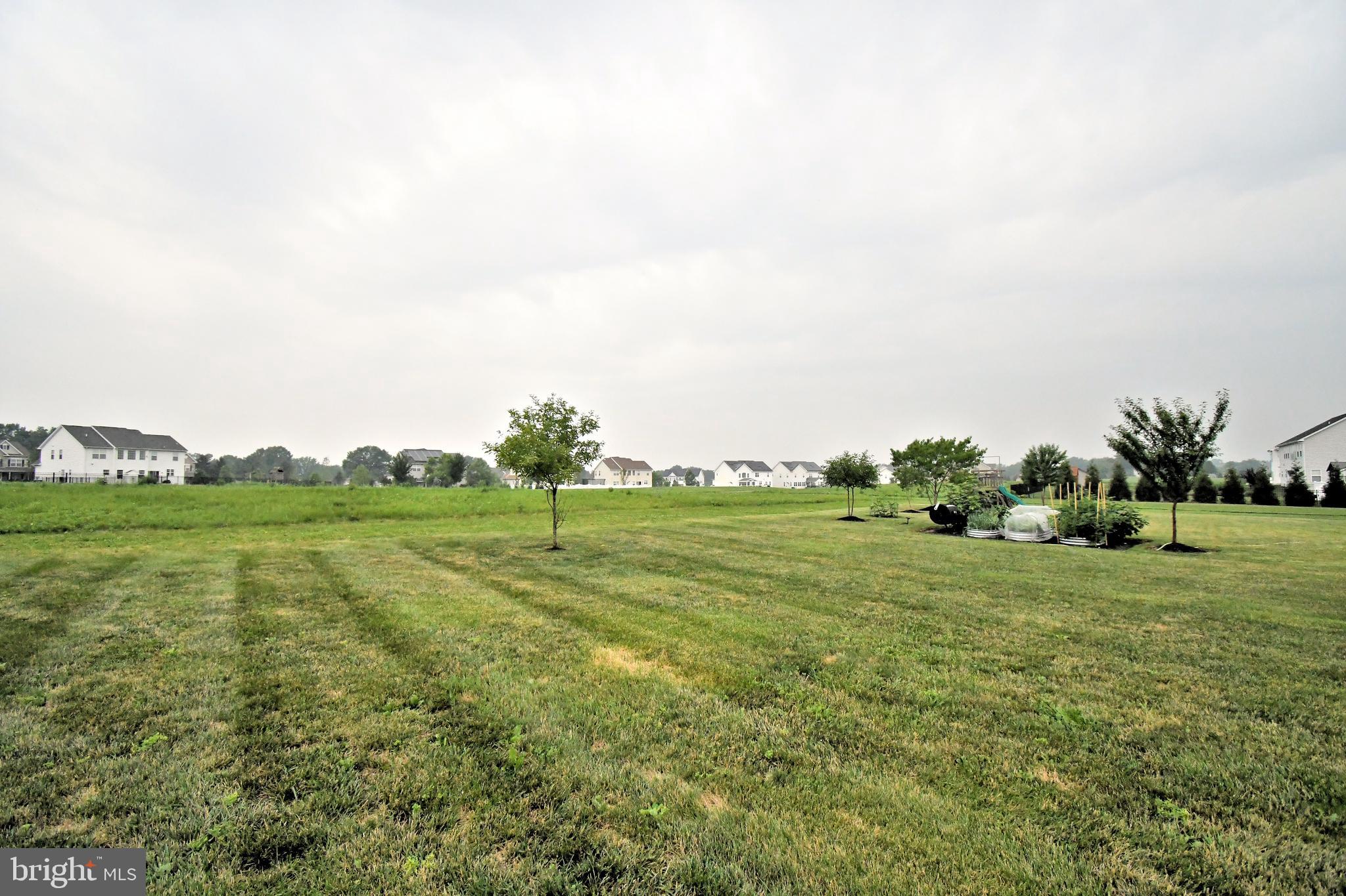 LINCOLN WOODS - Residential