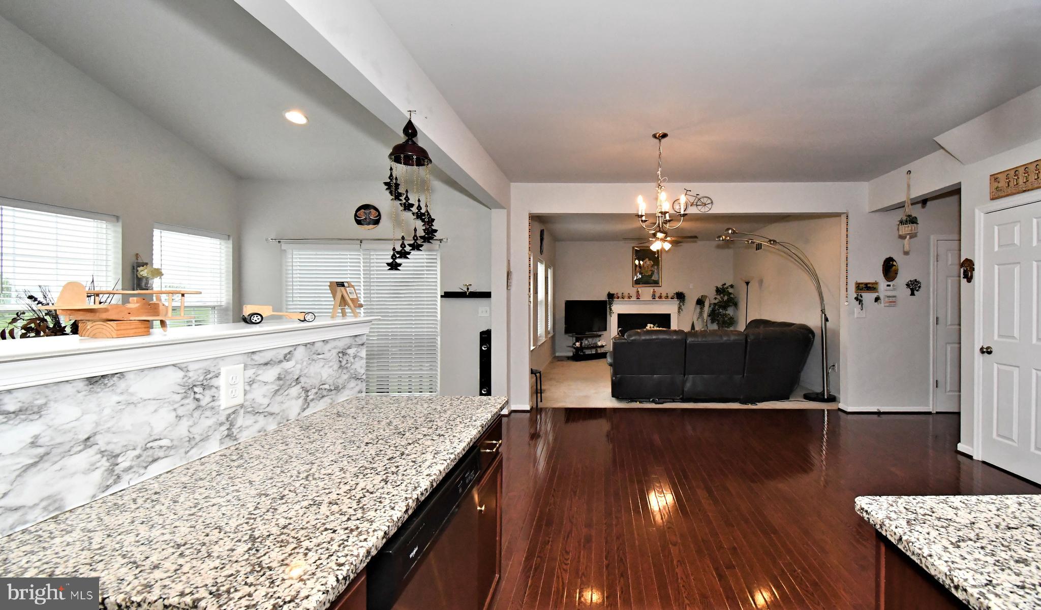 LINCOLN WOODS - Residential