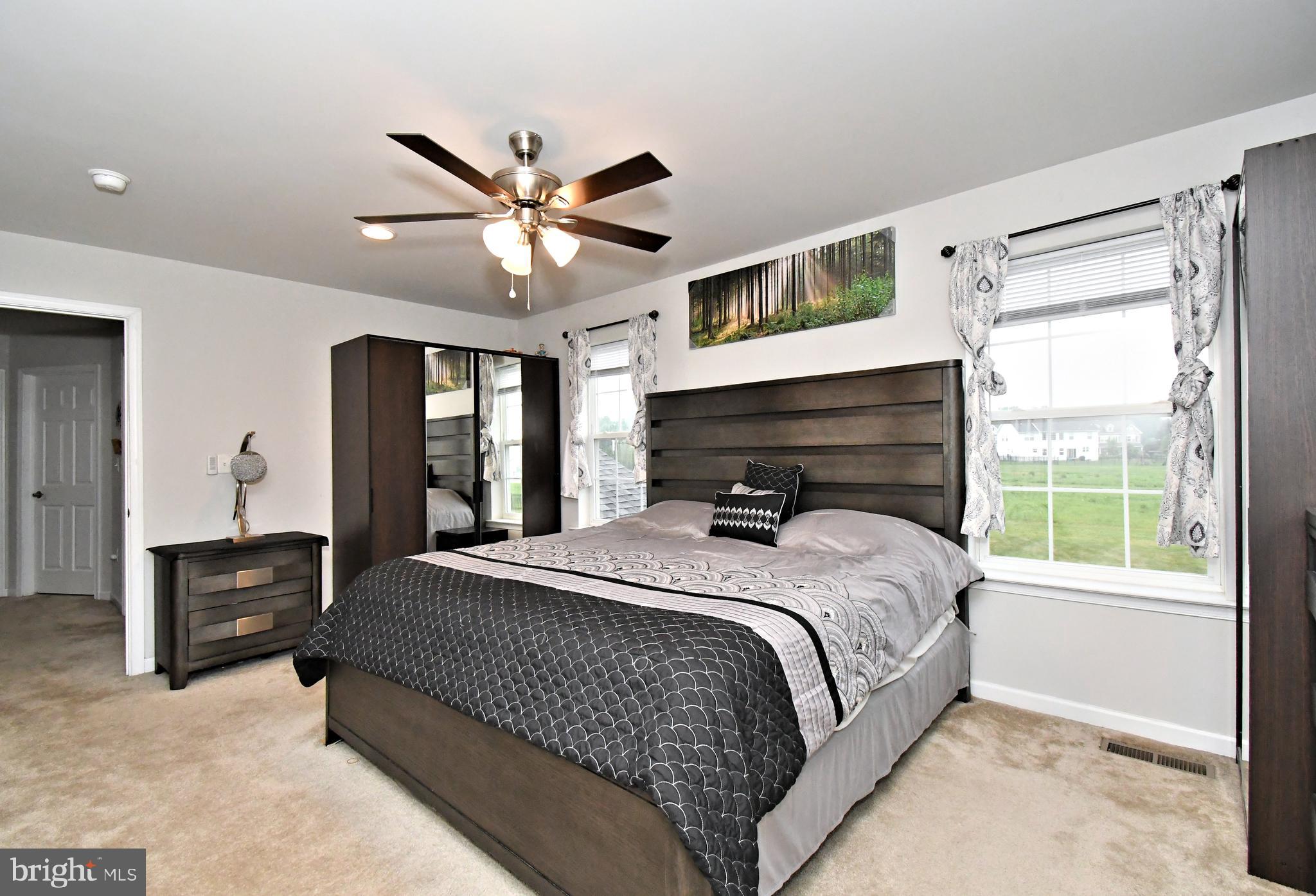 LINCOLN WOODS - Residential