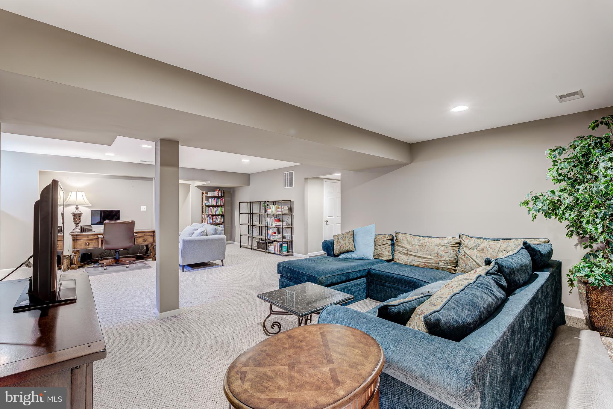 ASHBURN FARM - Residential