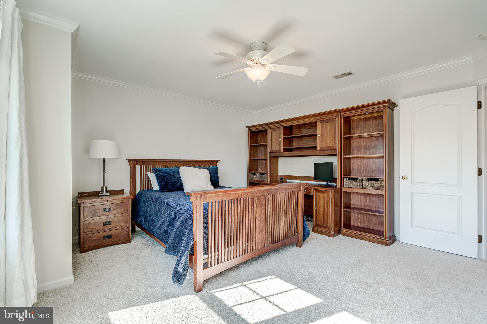 ASHBURN FARM - Residential